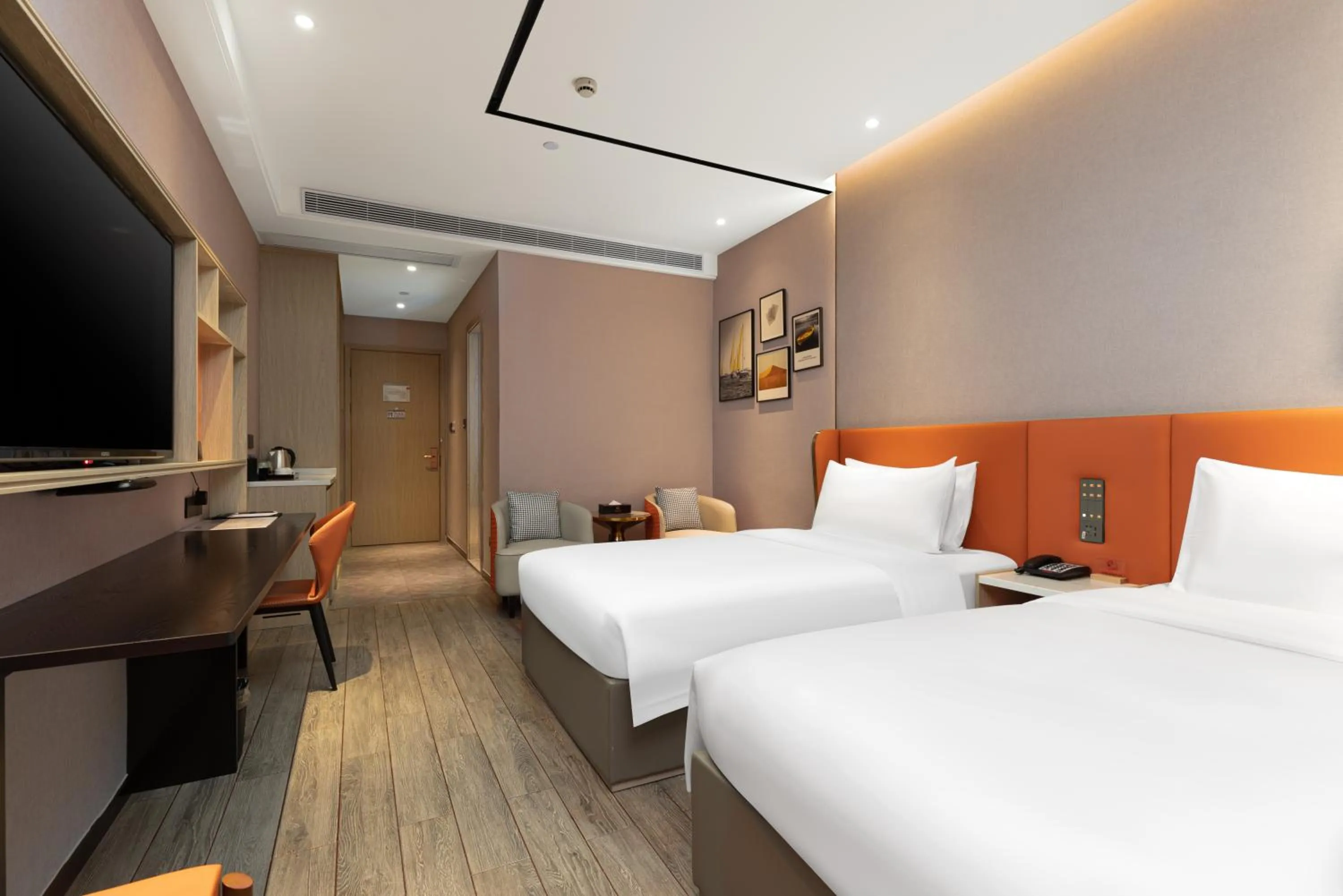 Bedroom, Bed in Guangzhou Yunjia Hotel - Airport Terminal 2