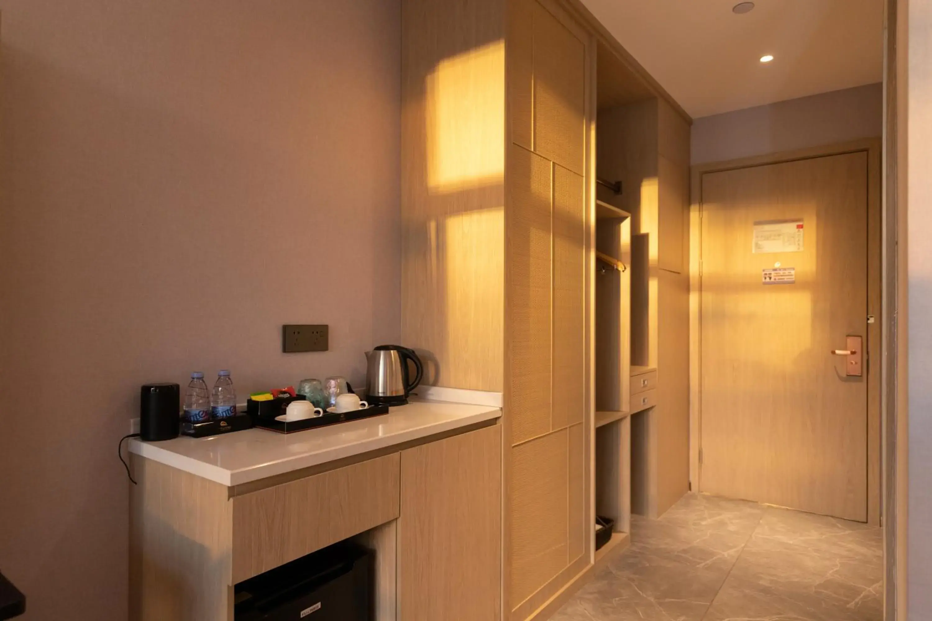 Deluxe Queen Room in Guangzhou Yunjia Hotel - Airport Terminal 2 Deluxe Queen Room in Guangzhou Yunjia Hotel - Airport Terminal 2