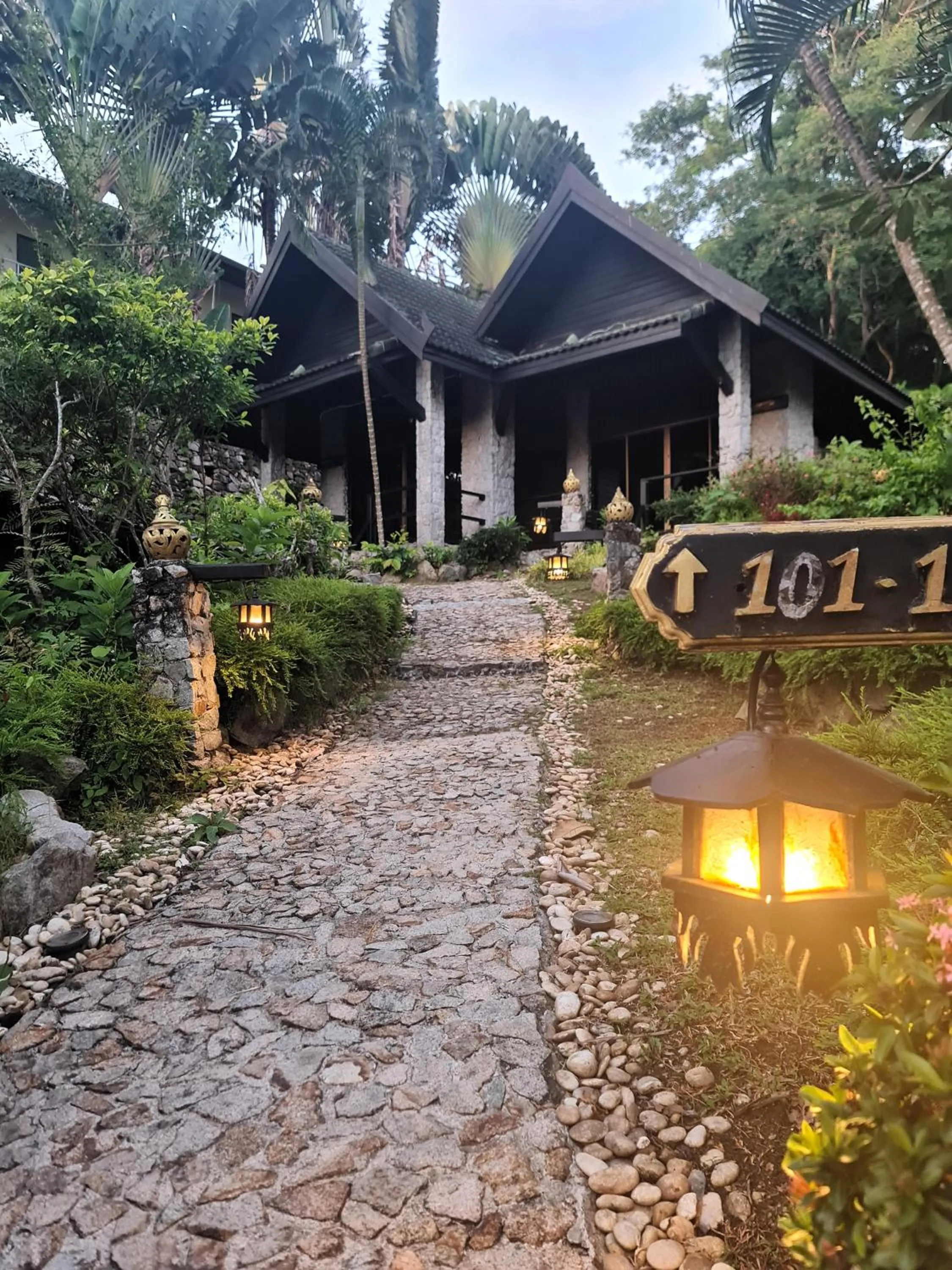 Garden in Boomerang Village Resort Kata