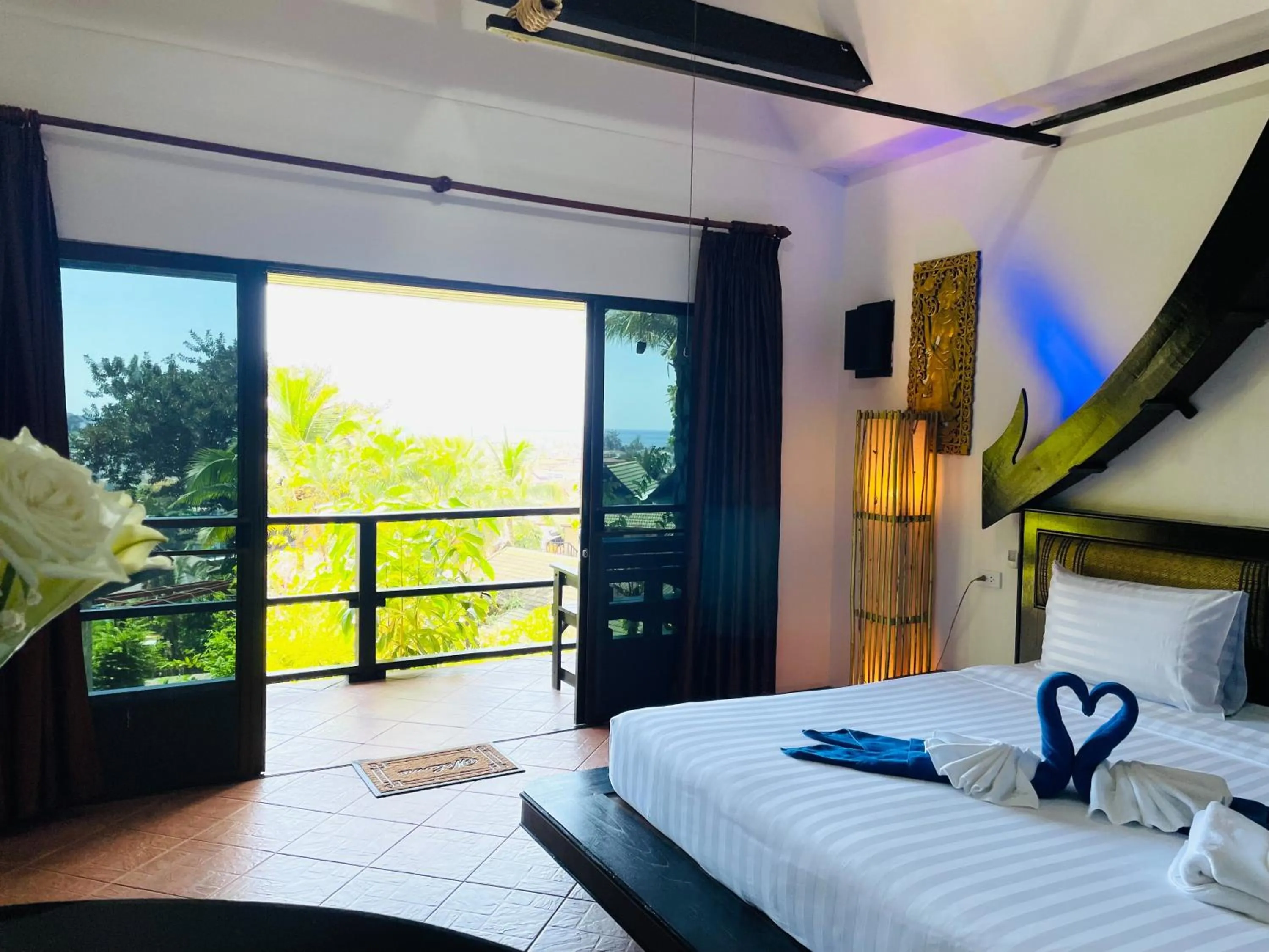 Balcony/Terrace, Bed in Boomerang Village Resort Kata