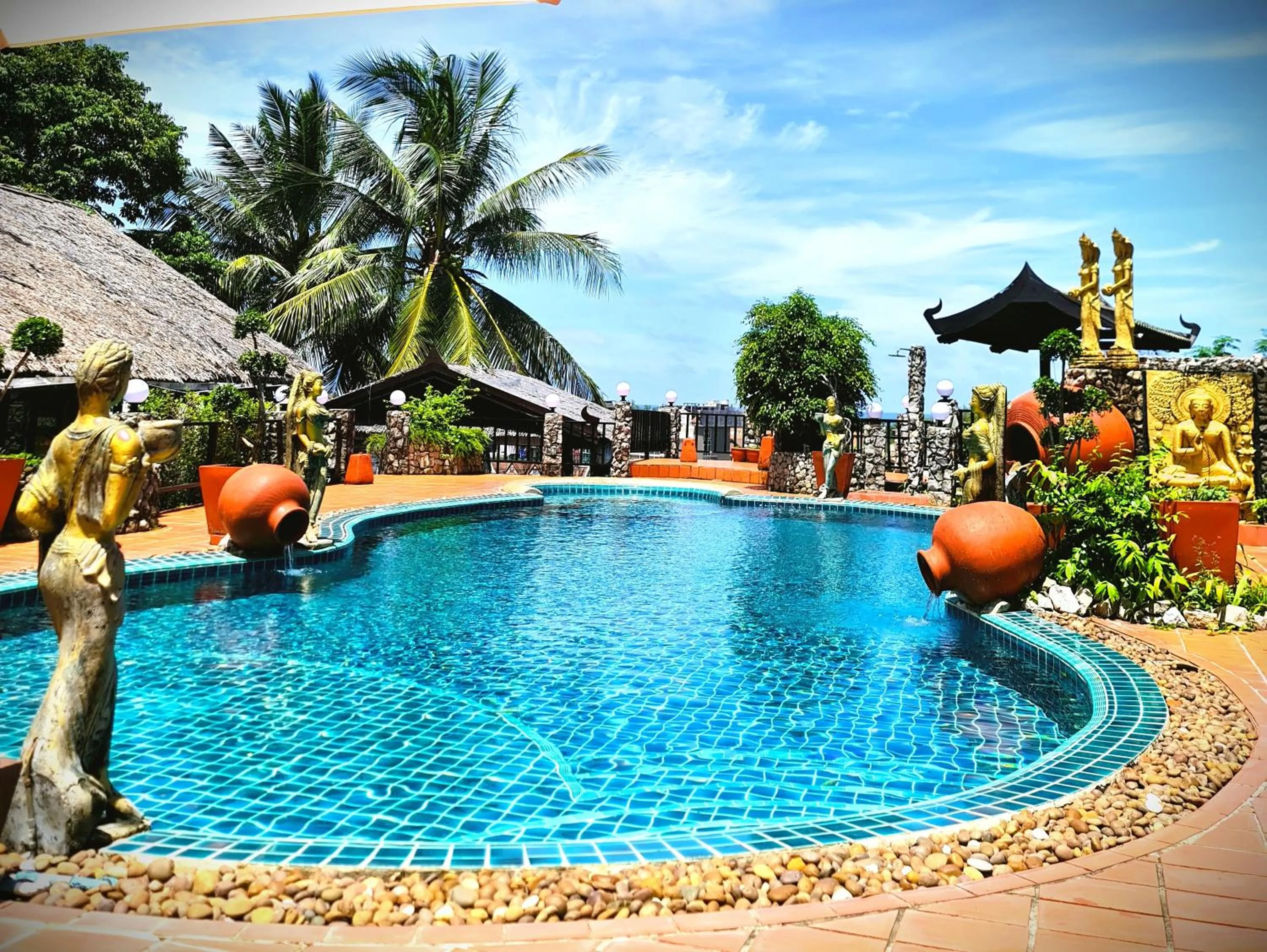 Swimming pool in Boomerang Village Resort Kata