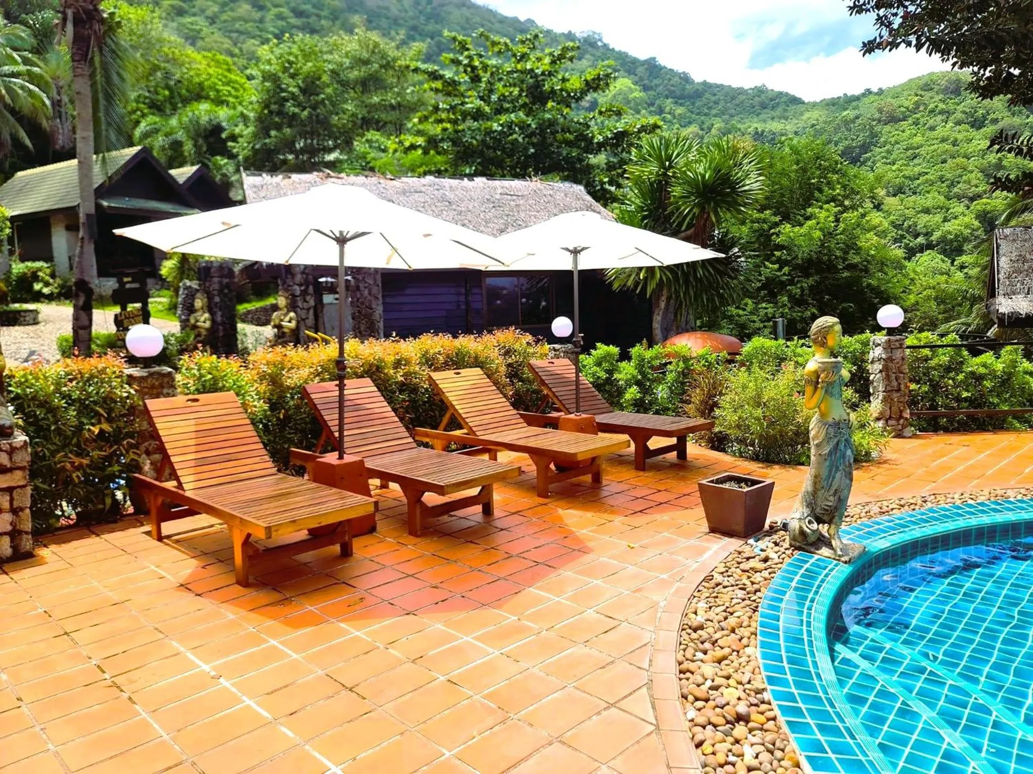 Swimming pool in Boomerang Village Resort Kata