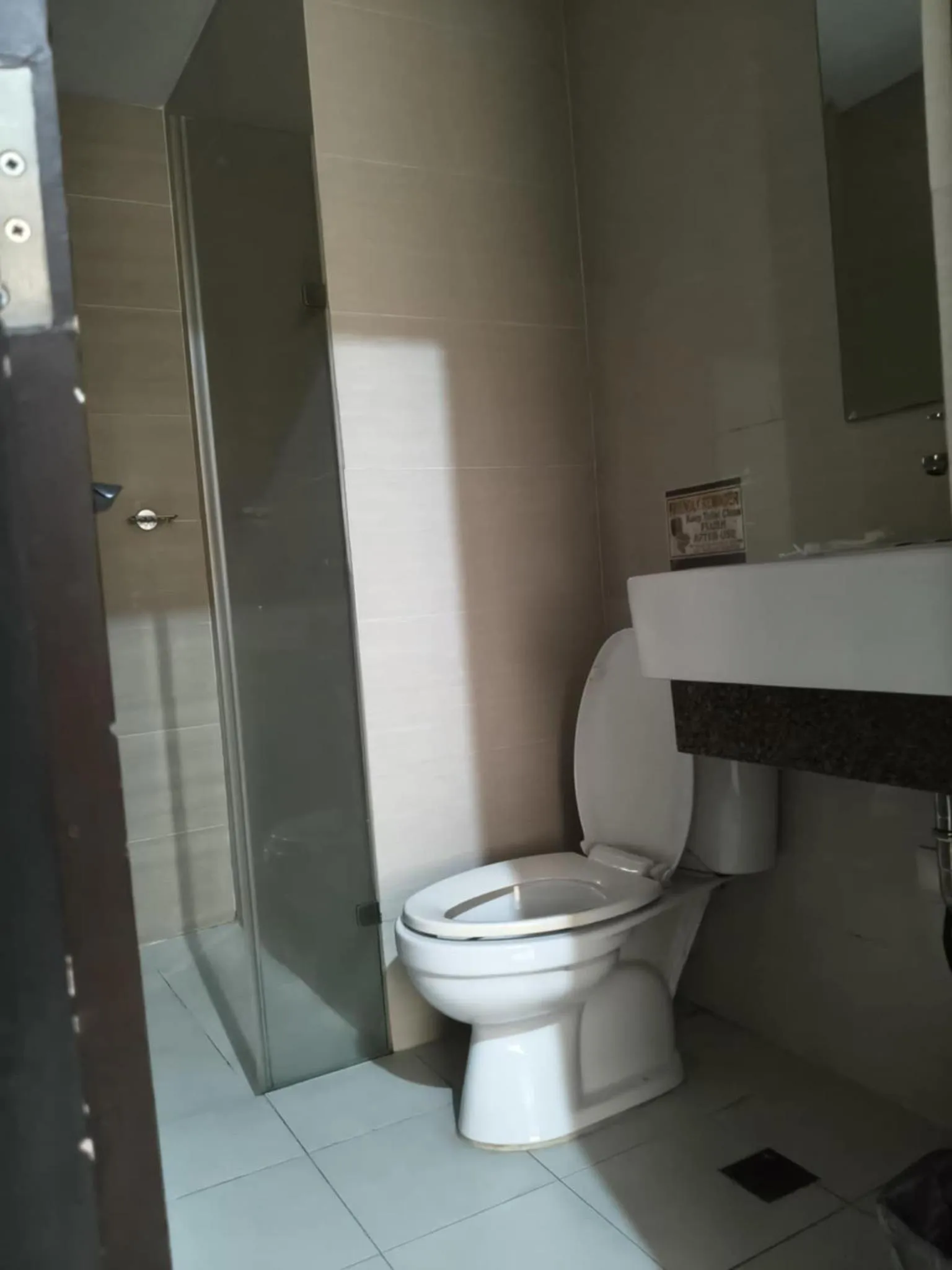 Henry's Newport Condotel