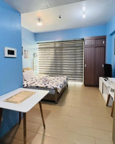 Henry's Newport Condotel