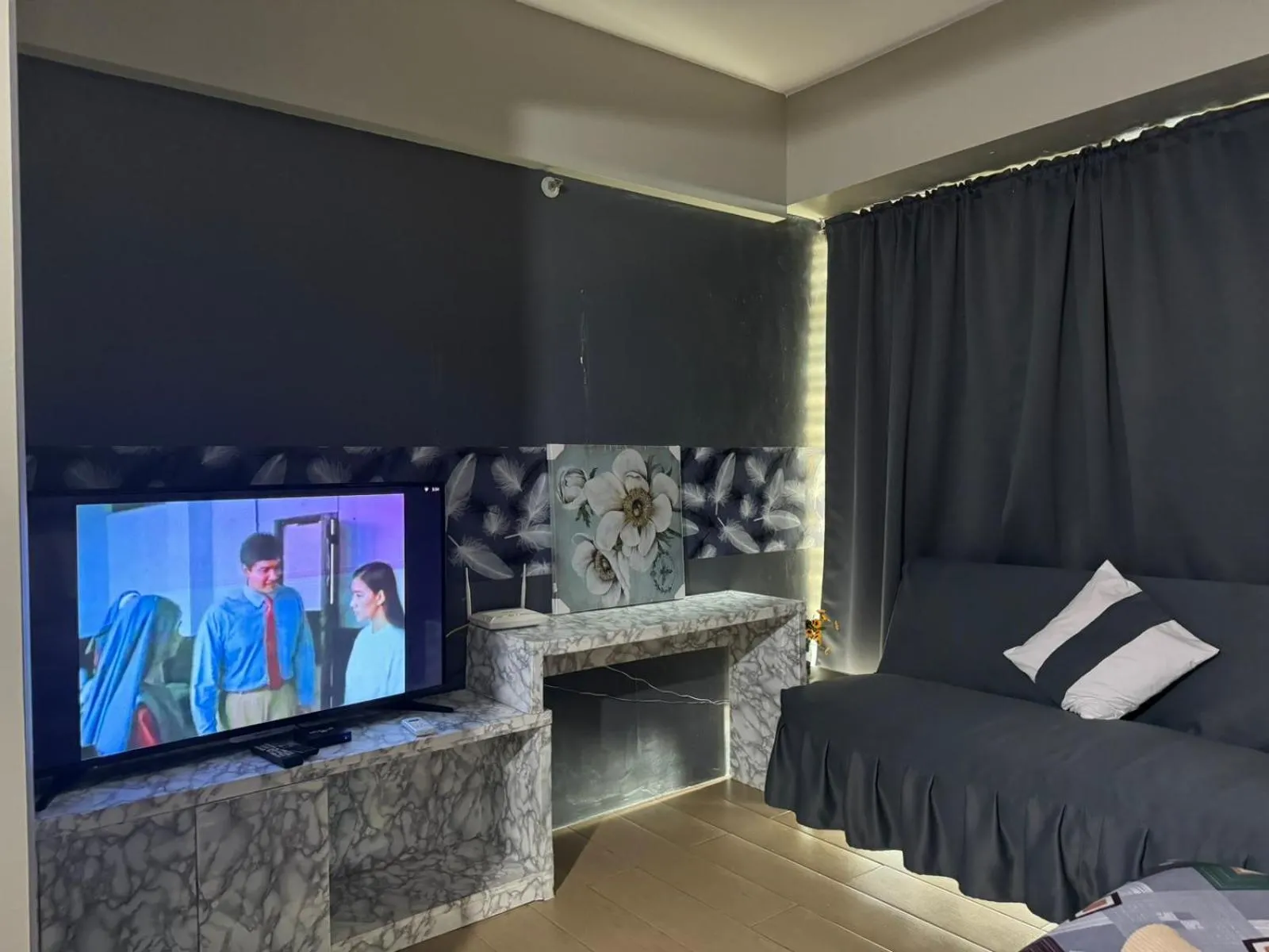 Bed in Henry's Newport Condotel