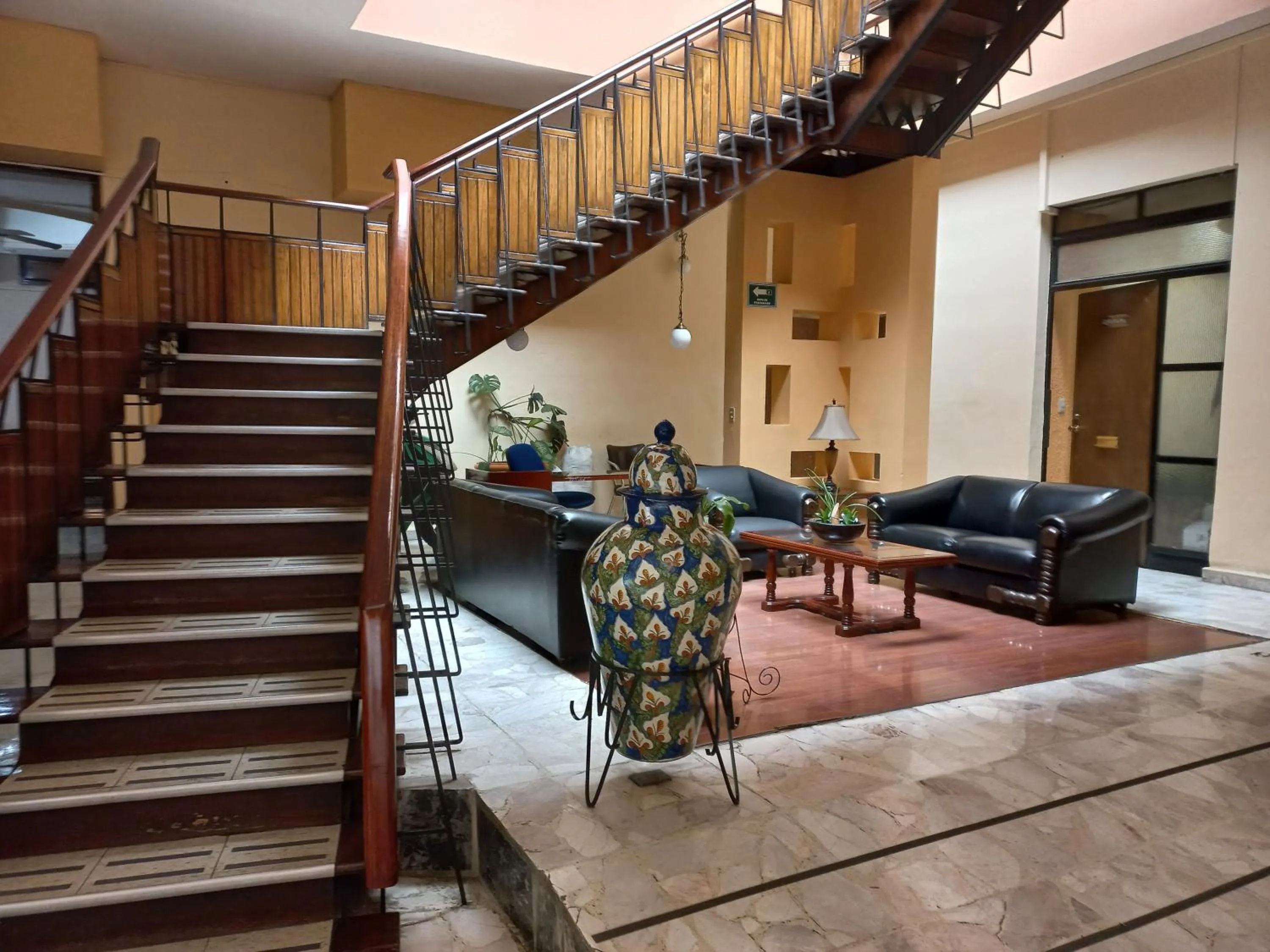 Living room in Hotel Gomez de Celaya