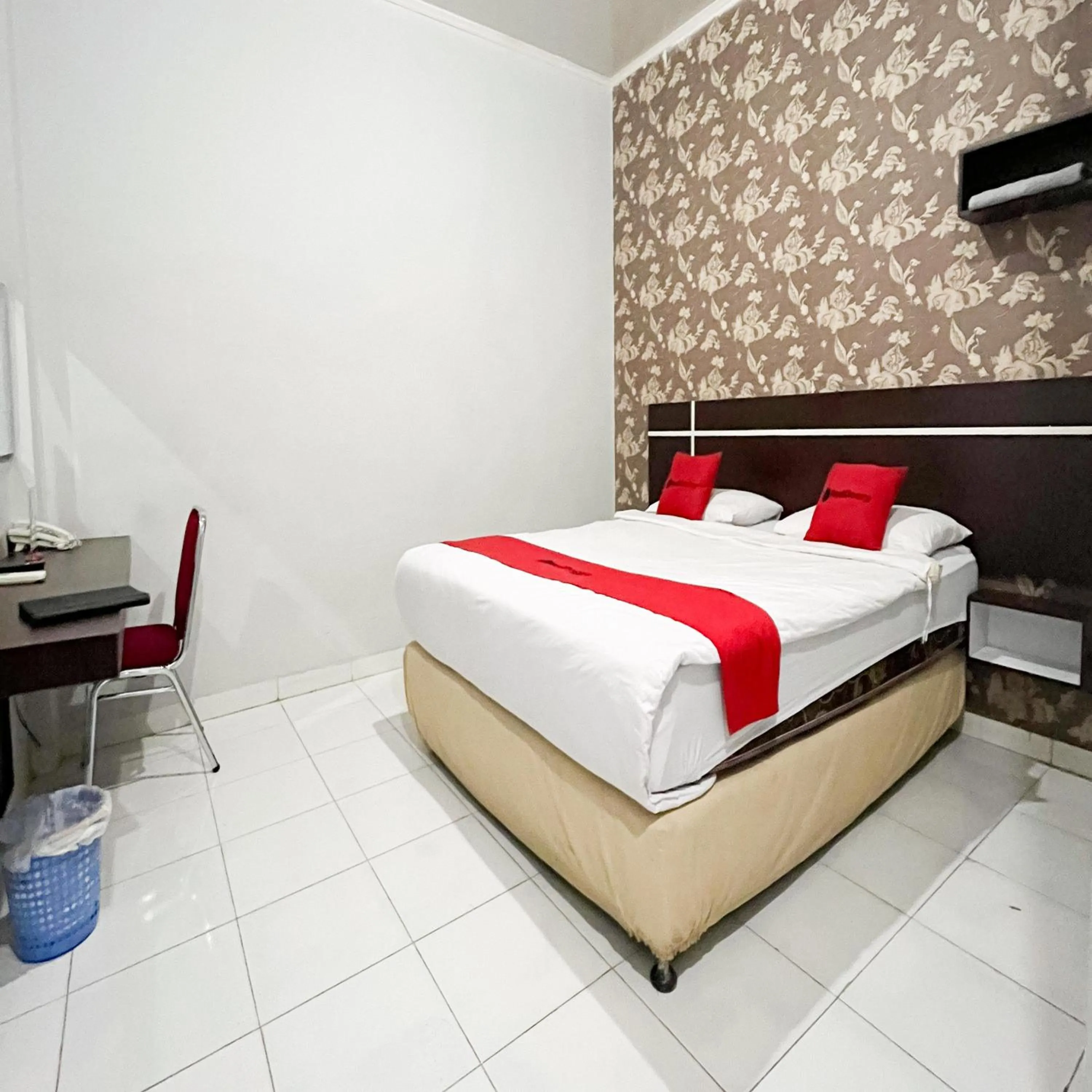 RedDoorz at Lucky Inn Panakukkang Makassar