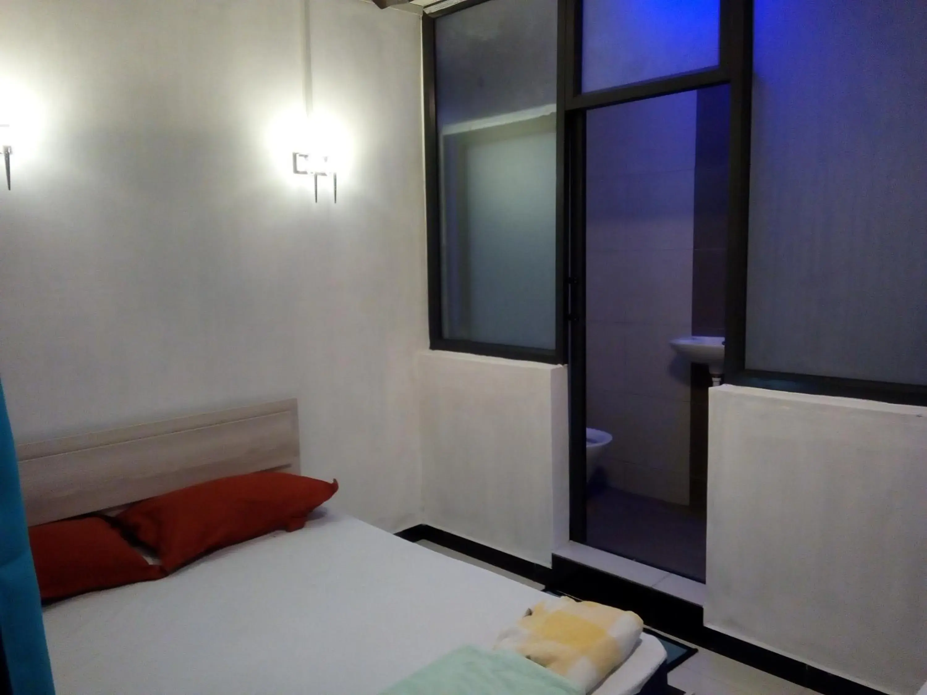 Deluxe Double Room with Balcony - single occupancy in Residence Les Bambous Deluxe Double Room with Balcony - single occupancy in Residence Les Bambous