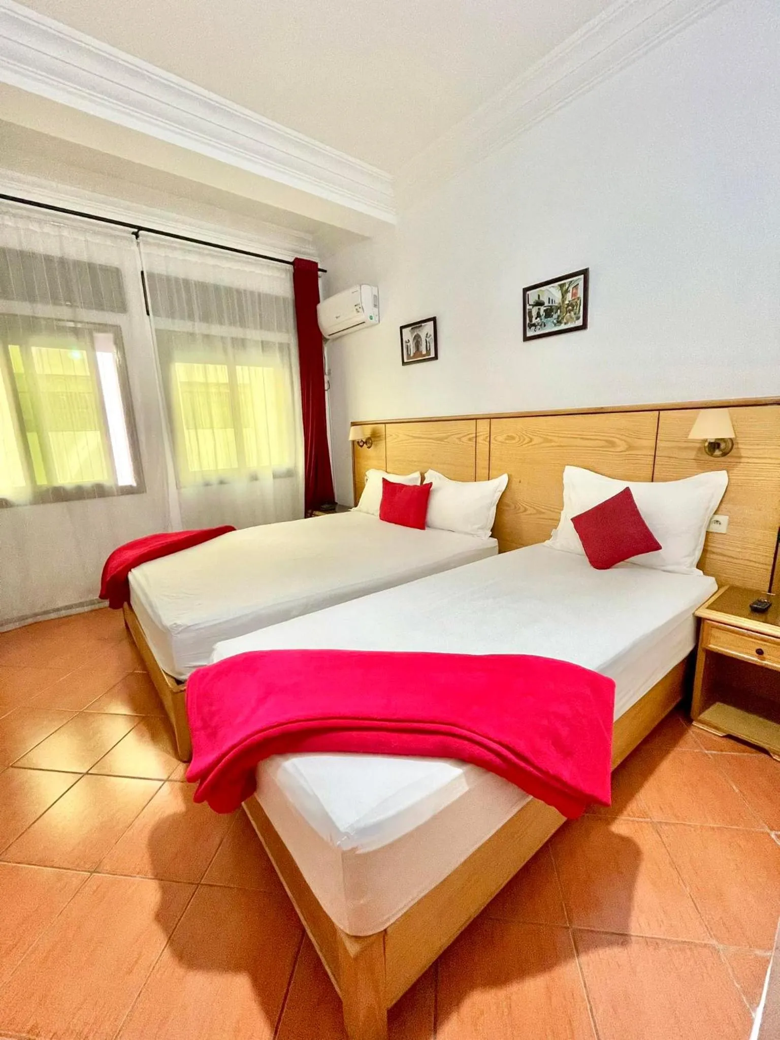 Twin Room with Private Bathroom in Sary's Hotel