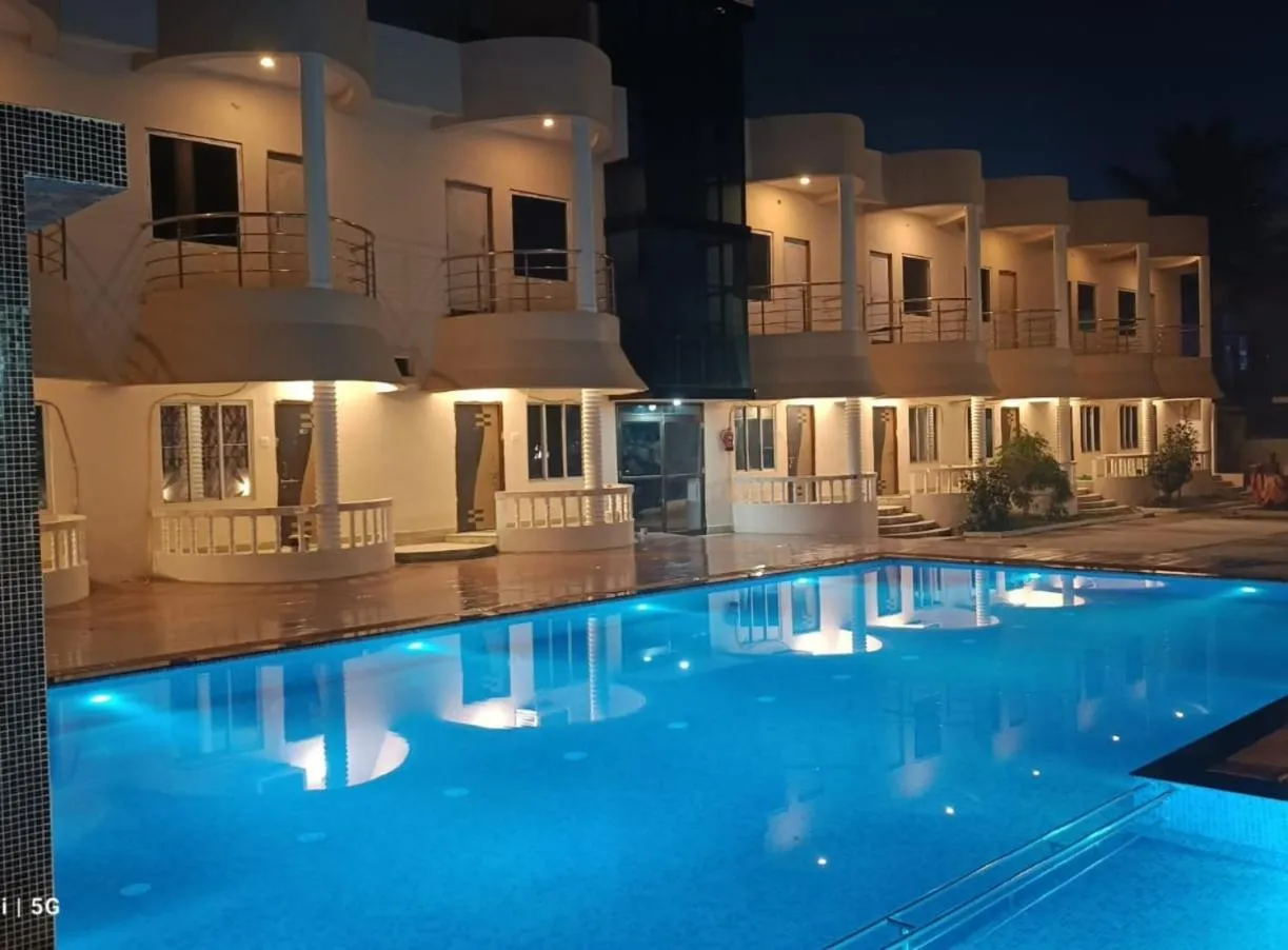 Swimming pool in Sea Land Mandarmani