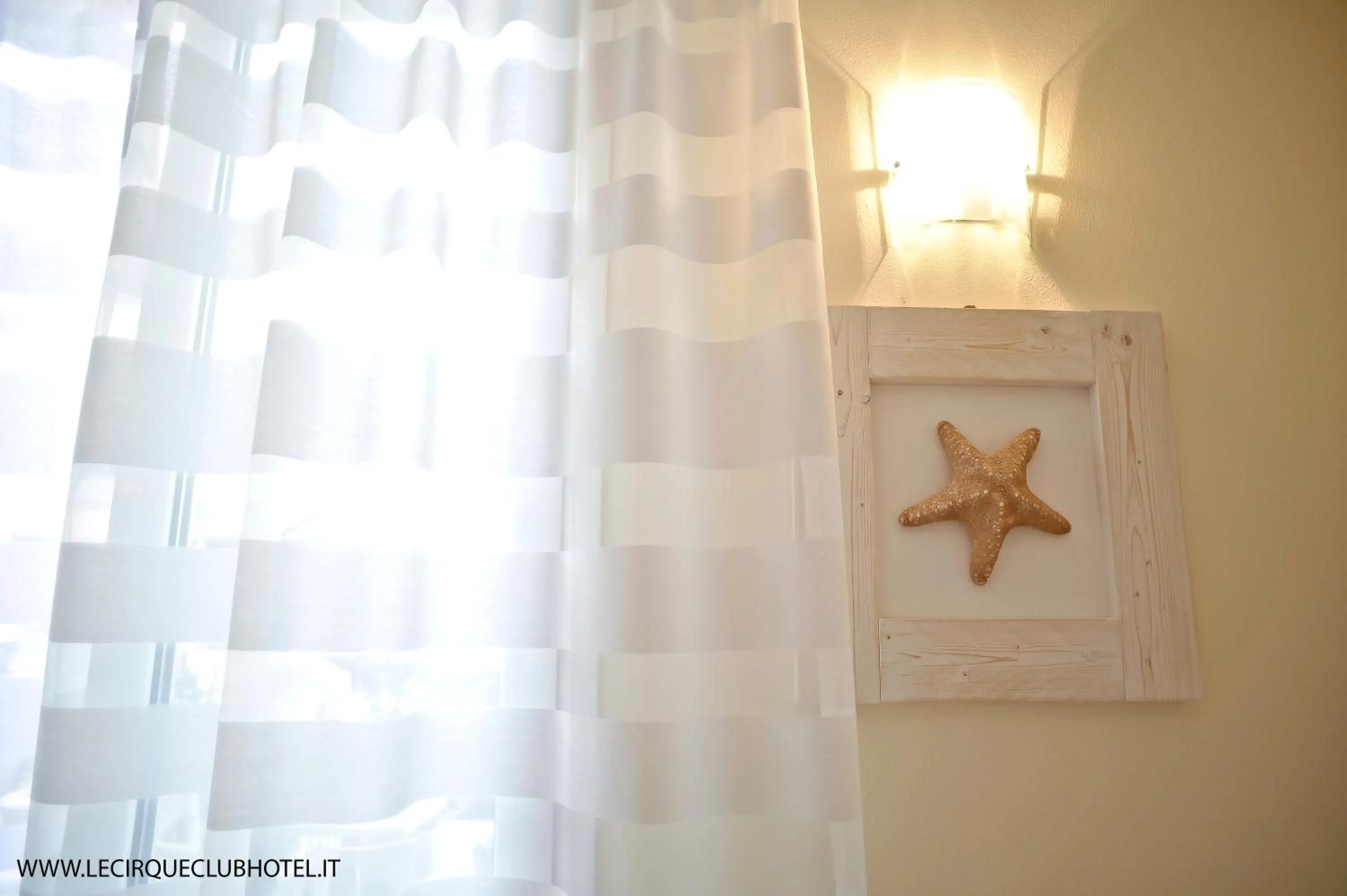 Decorative detail in Hotel Lido Inn