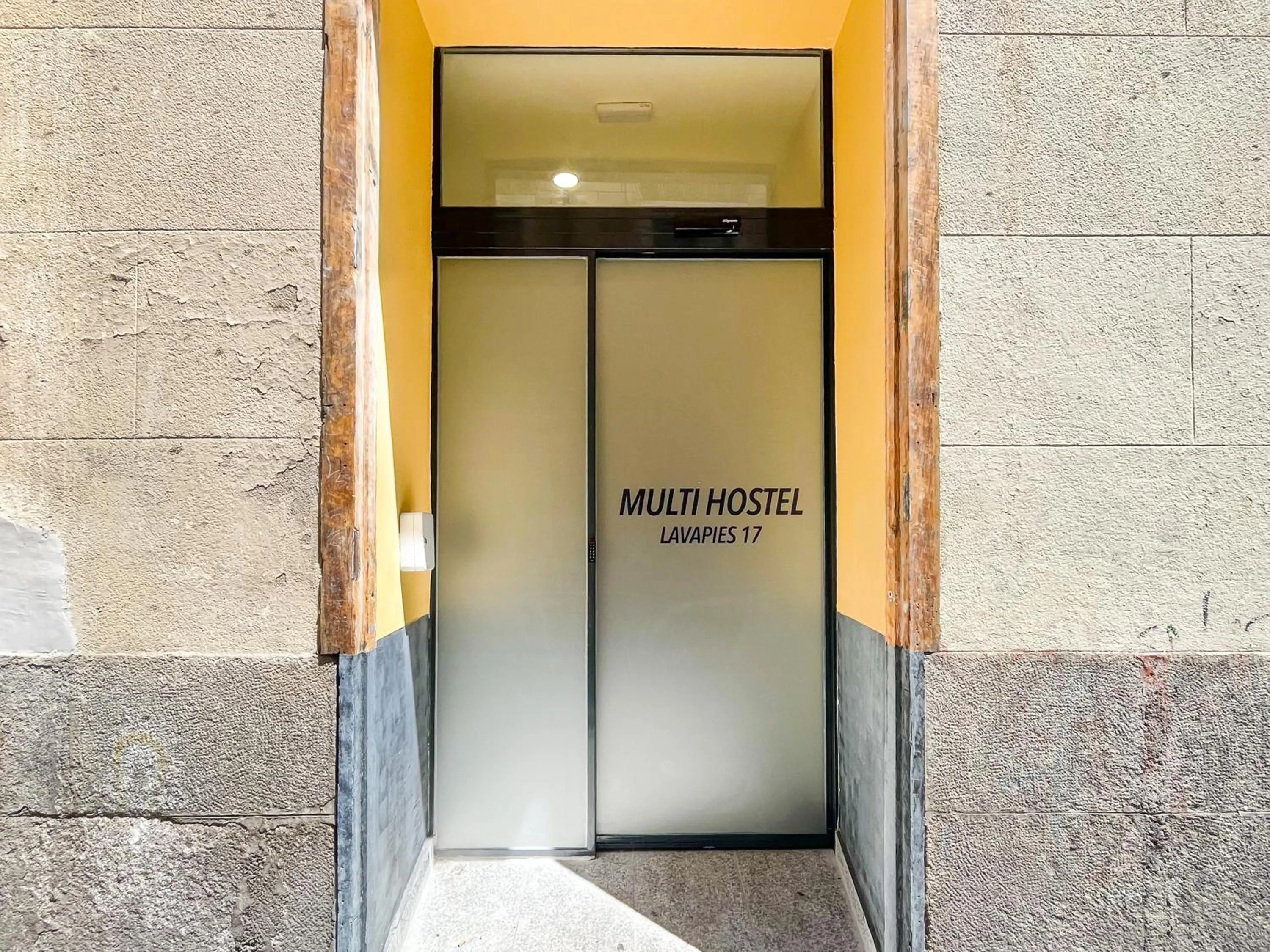 Facade/entrance in Multi Hostel Lavapies