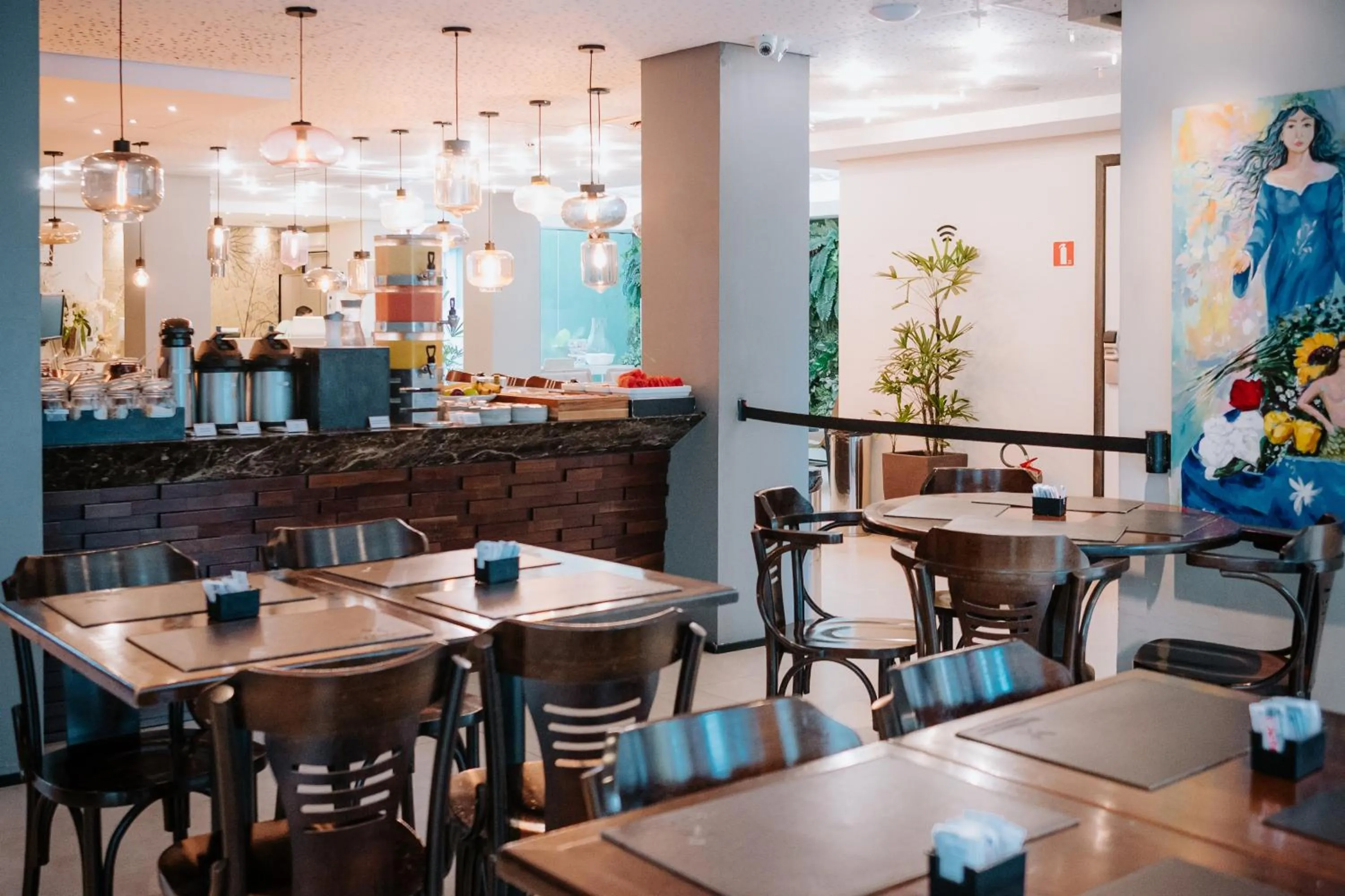 Restaurant/places to eat in The Hotel