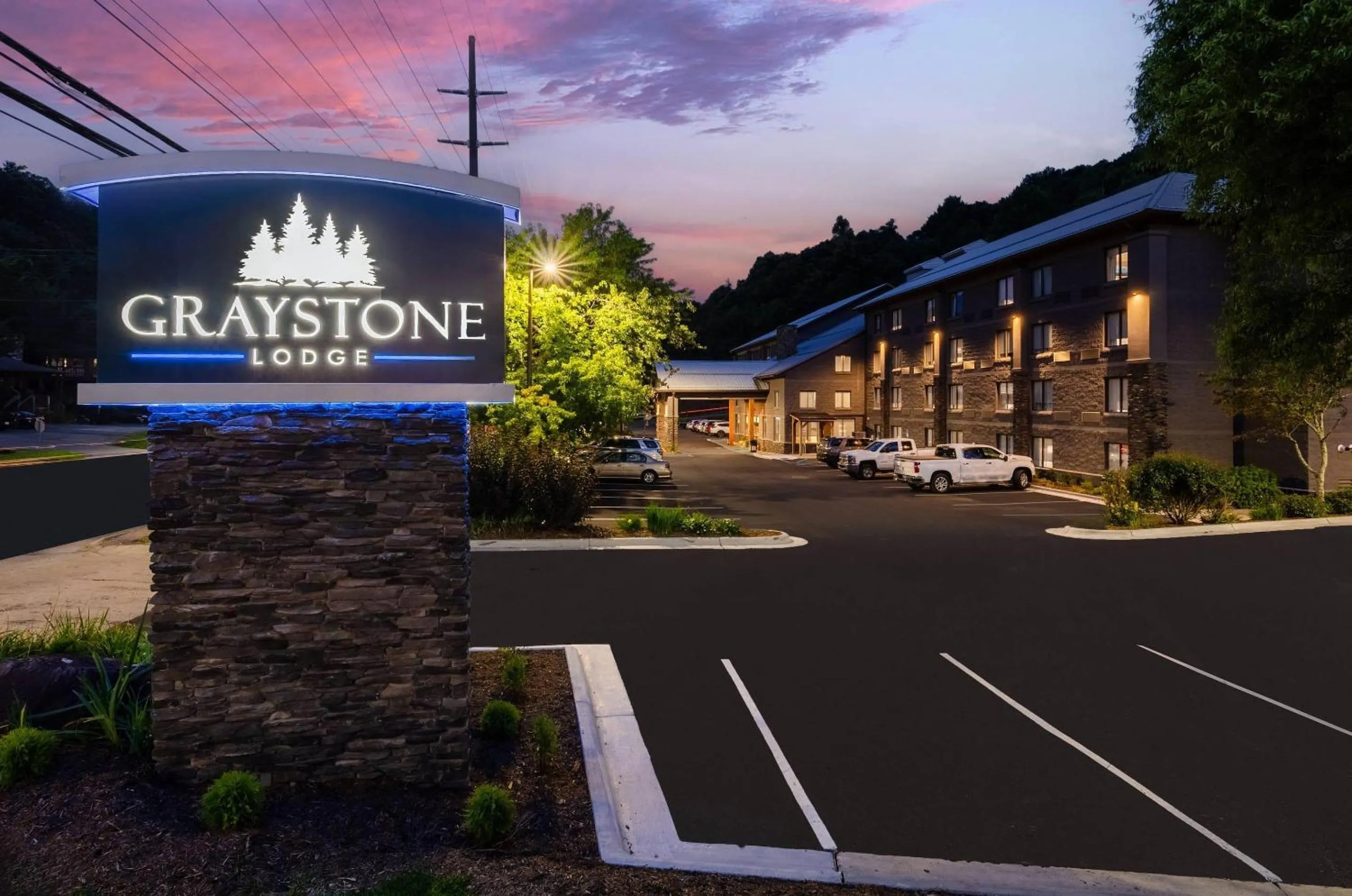 Property building in Graystone Lodge, an Ascend Collection Hotel