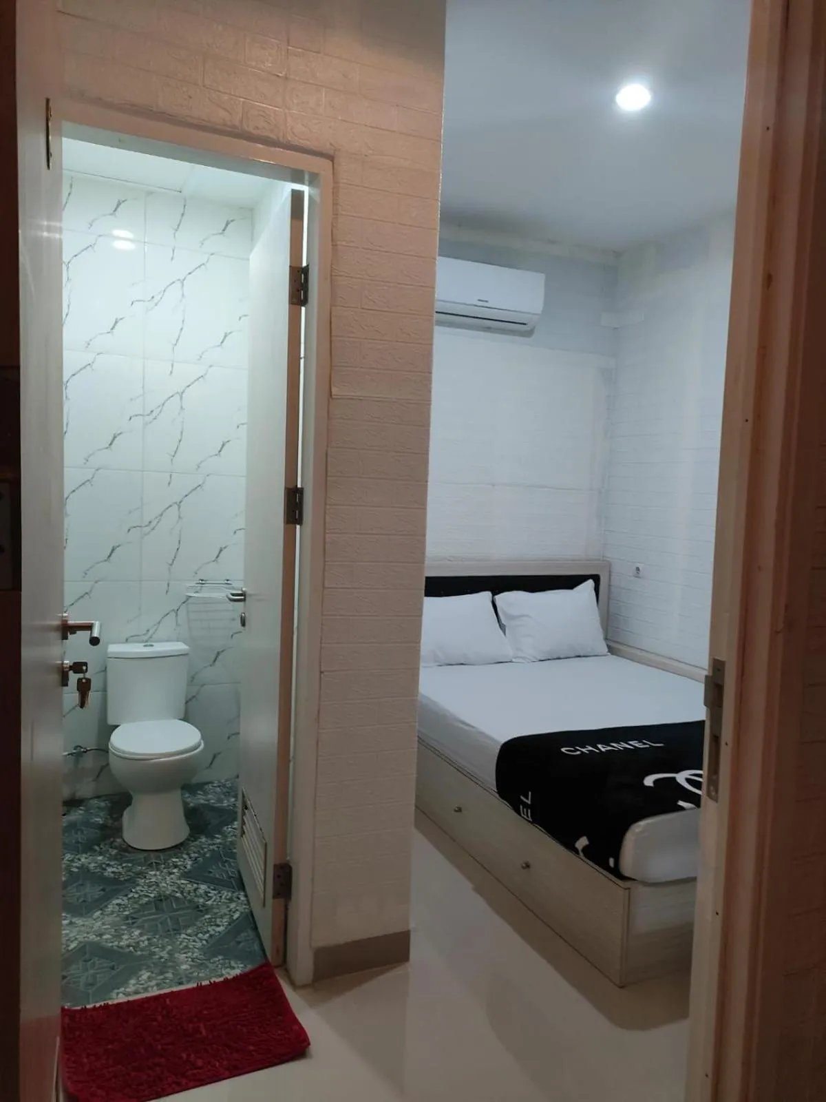 Toilet, Bed in Cahaya Losmen Sragen Syariah