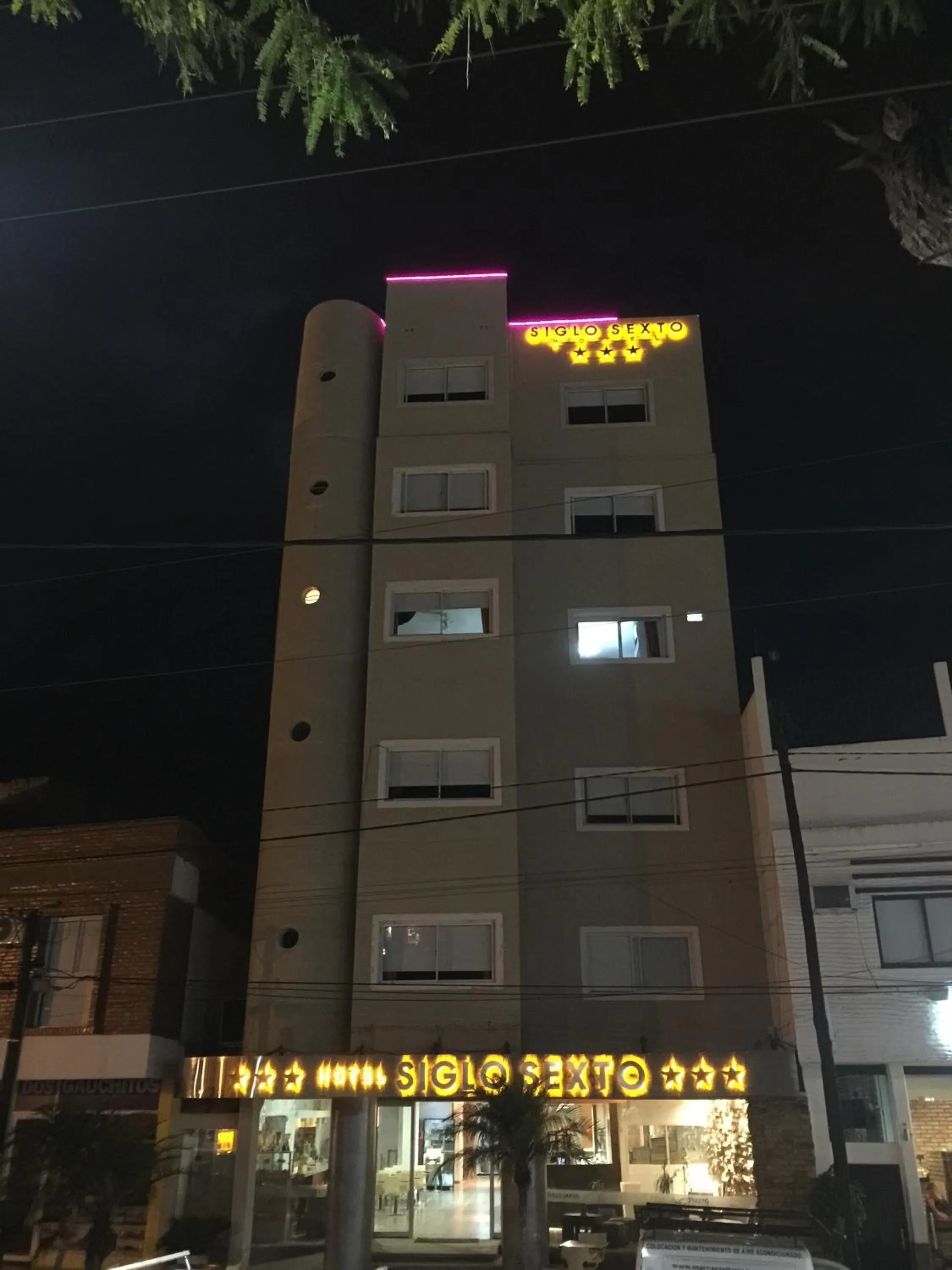 Facade/entrance in Hotel Siglo Sexto