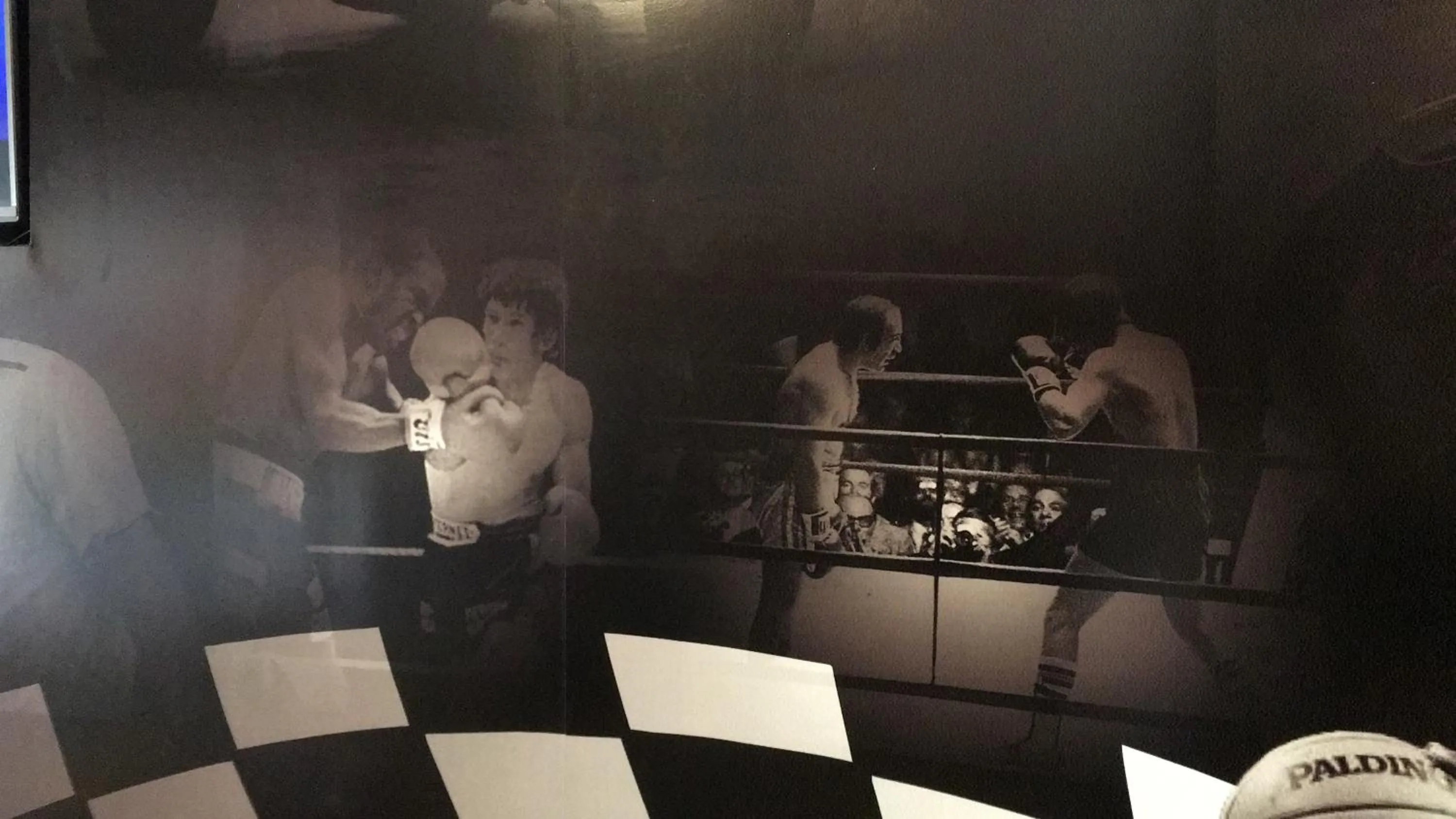 Communal lounge/ TV room in Hotel Siglo Sexto