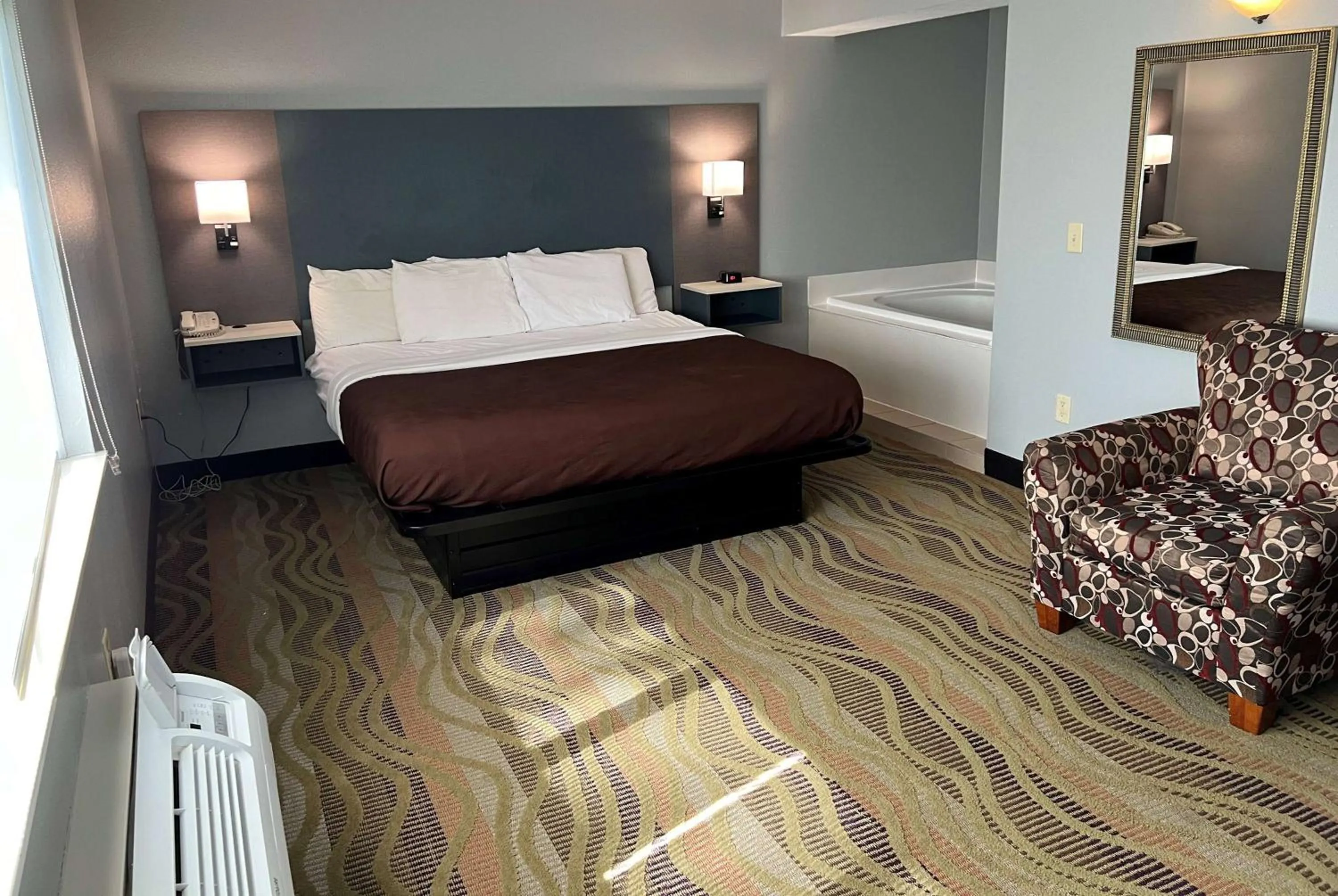 Photo of the whole room, Bed in AmericInn by Wyndham Republic