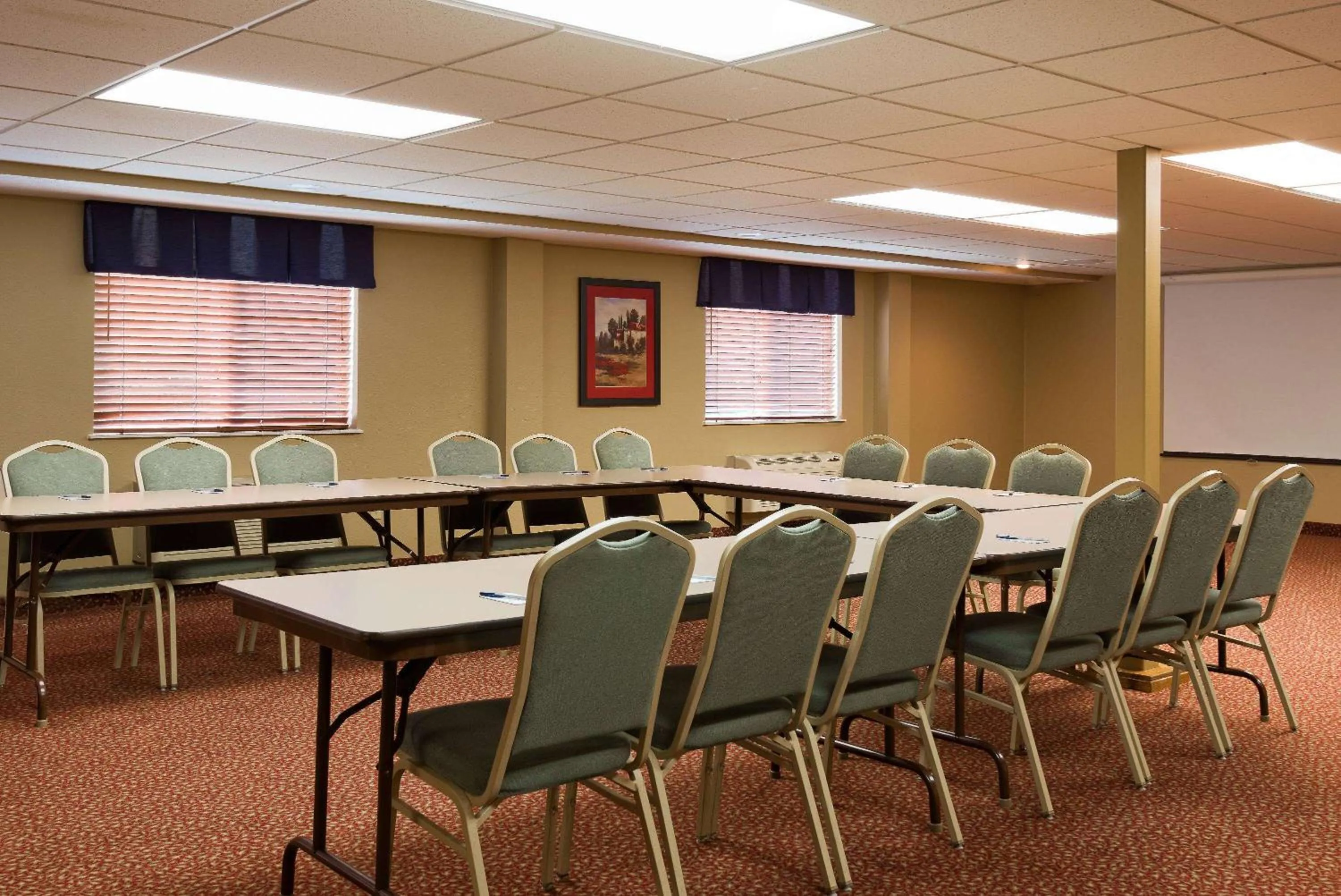 Meeting/conference room in AmericInn by Wyndham Republic