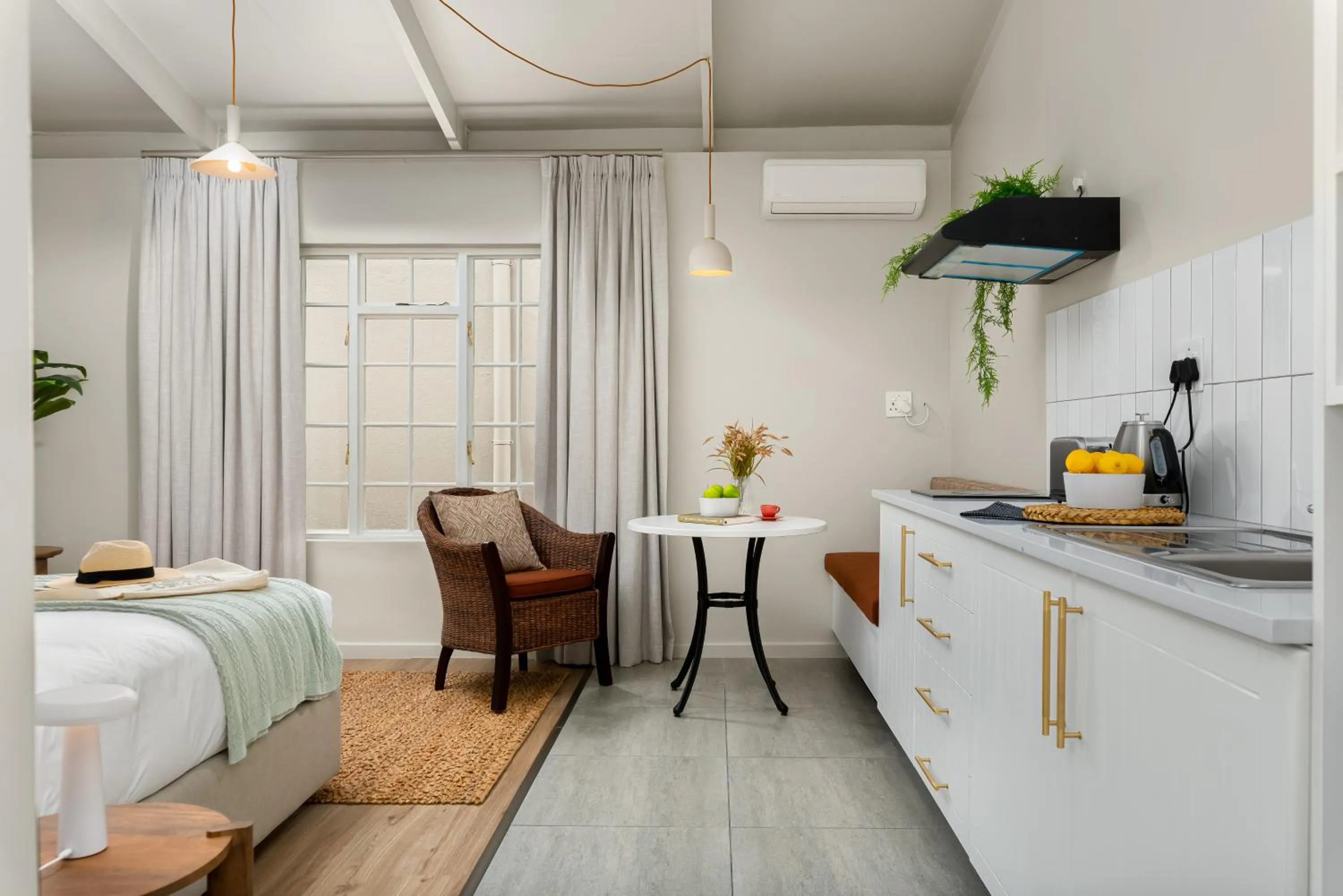 Bed in Neighbourgood Franschhoek