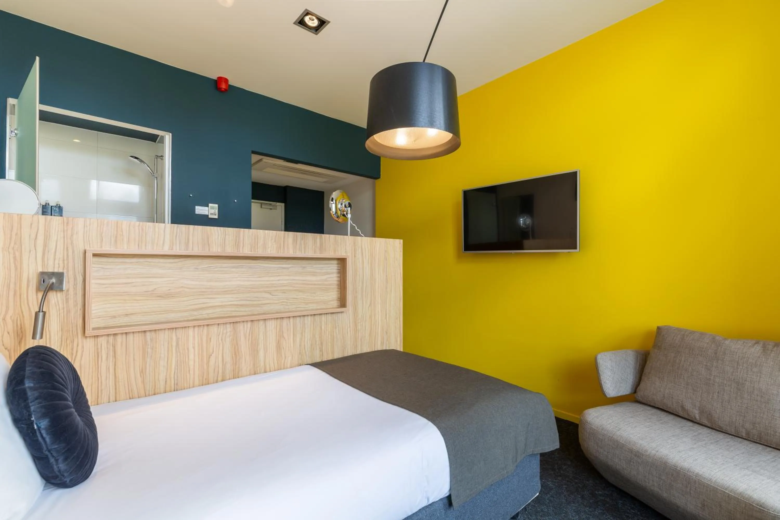 Bedroom, Bed in Amrâth Berghotel Amersfoort