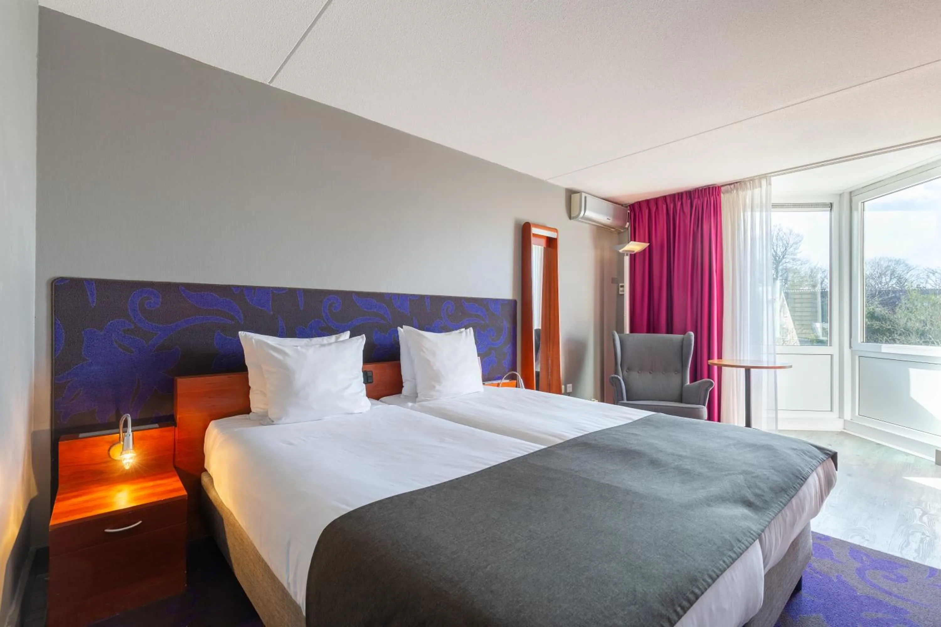 Bedroom, Bed in Amrâth Berghotel Amersfoort