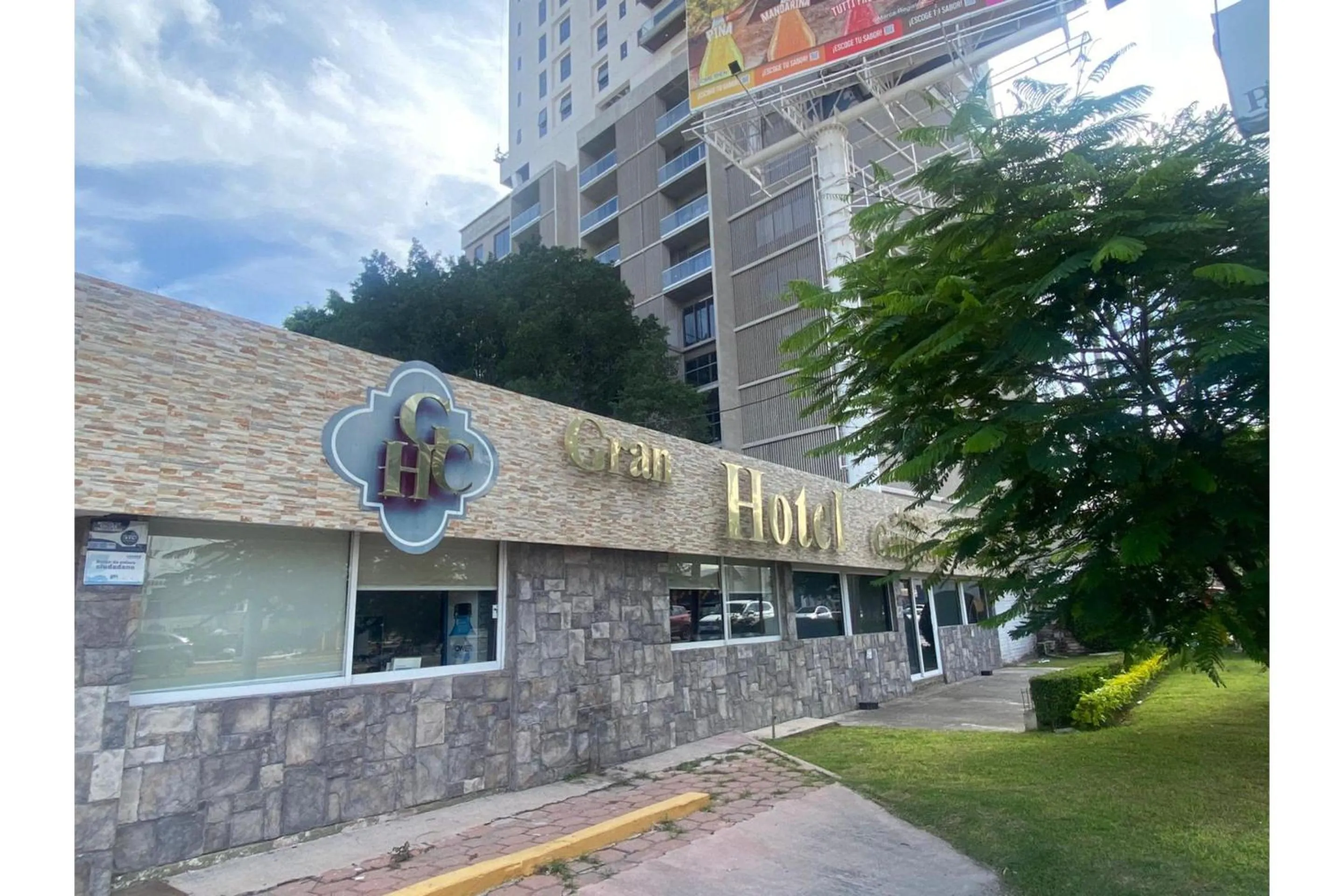 Facade/entrance in Capital O Gran Hotel Campestre