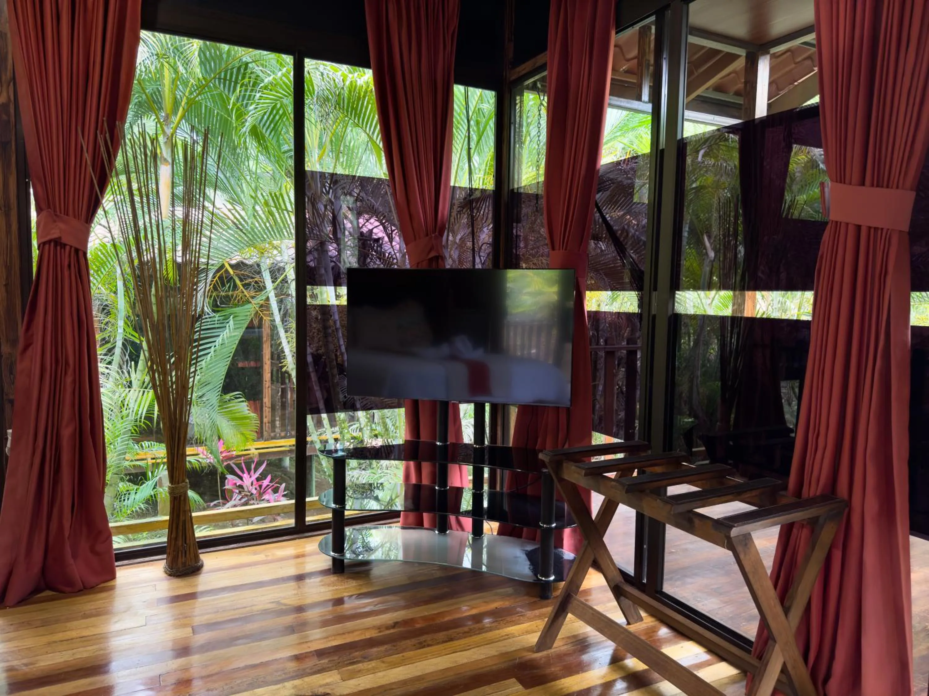 Garden view in Hotel Heliconias Nature Inn & Hot Springs