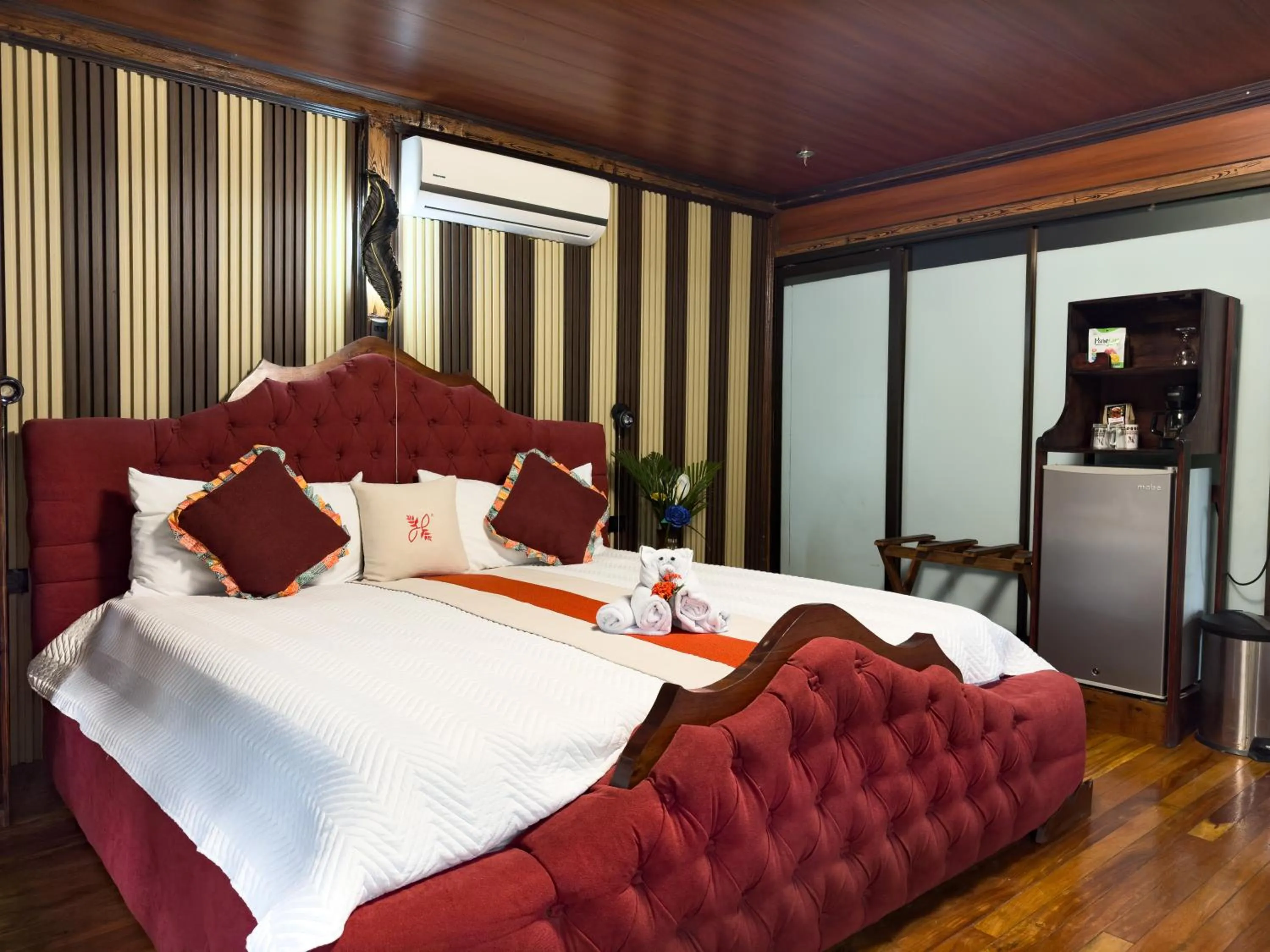 Bed in Hotel Heliconias Nature Inn & Hot Springs