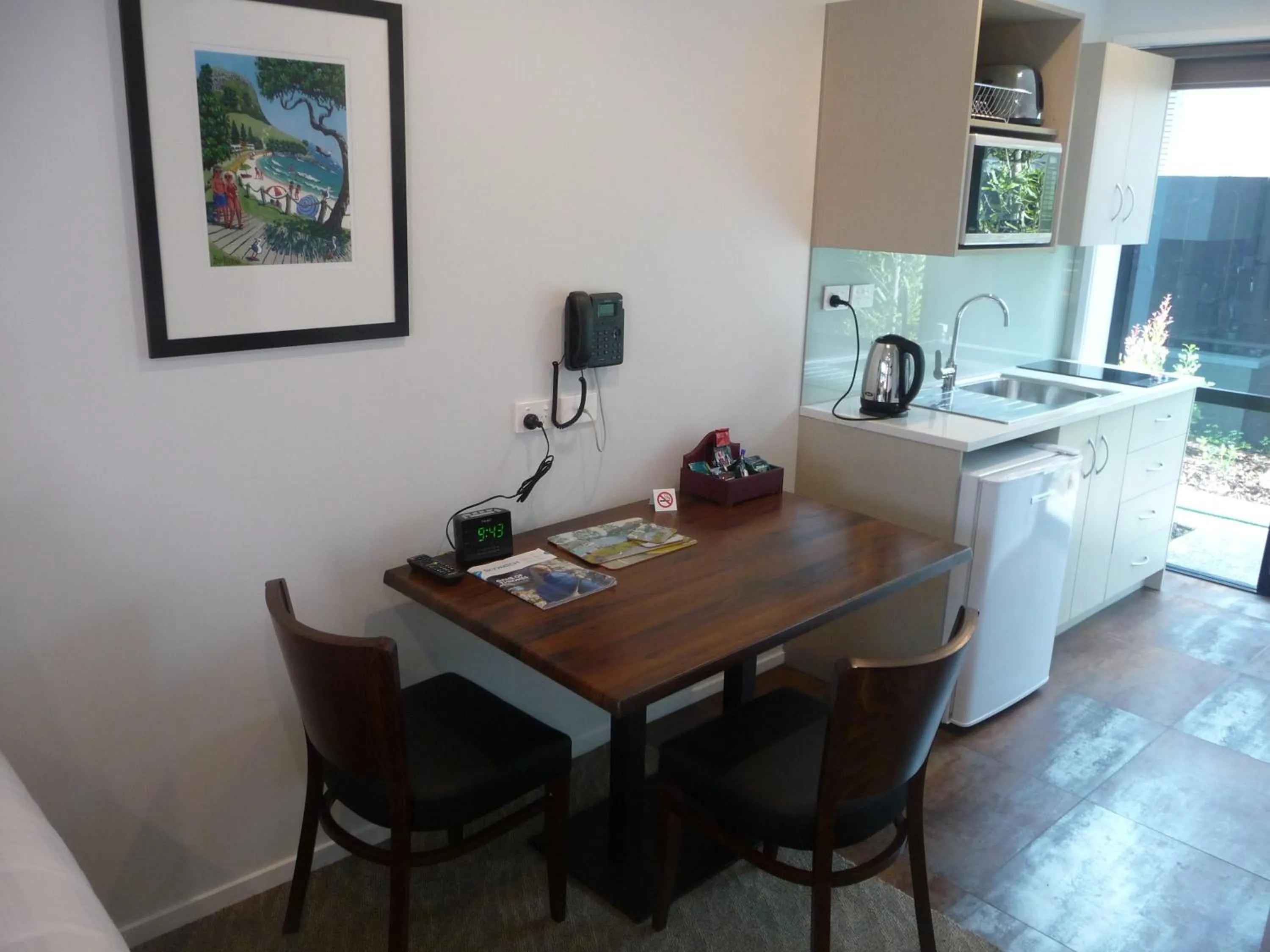 Kitchen or kitchenette in 850 Cameron Motel