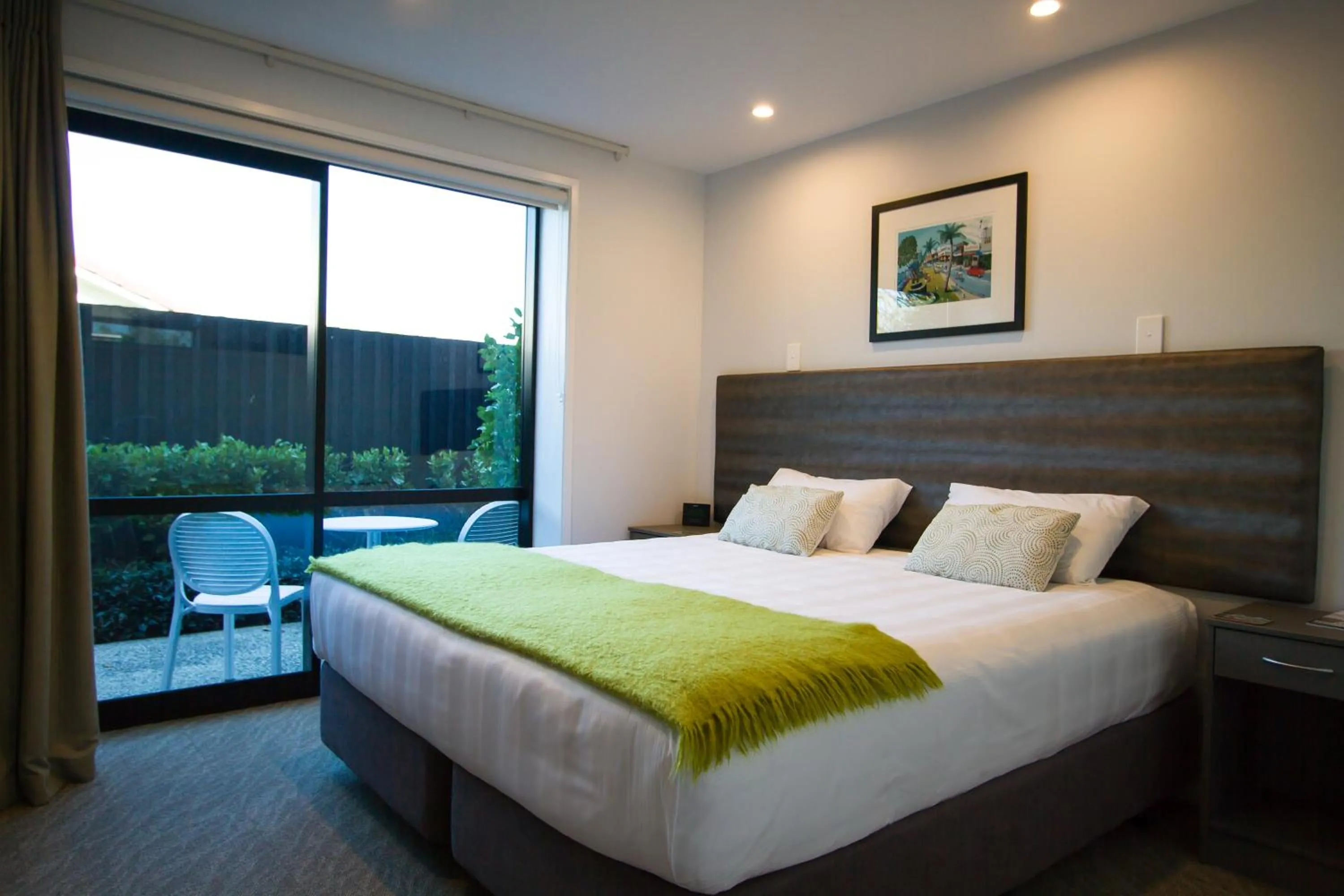 Bedroom, Bed in 850 Cameron Motel