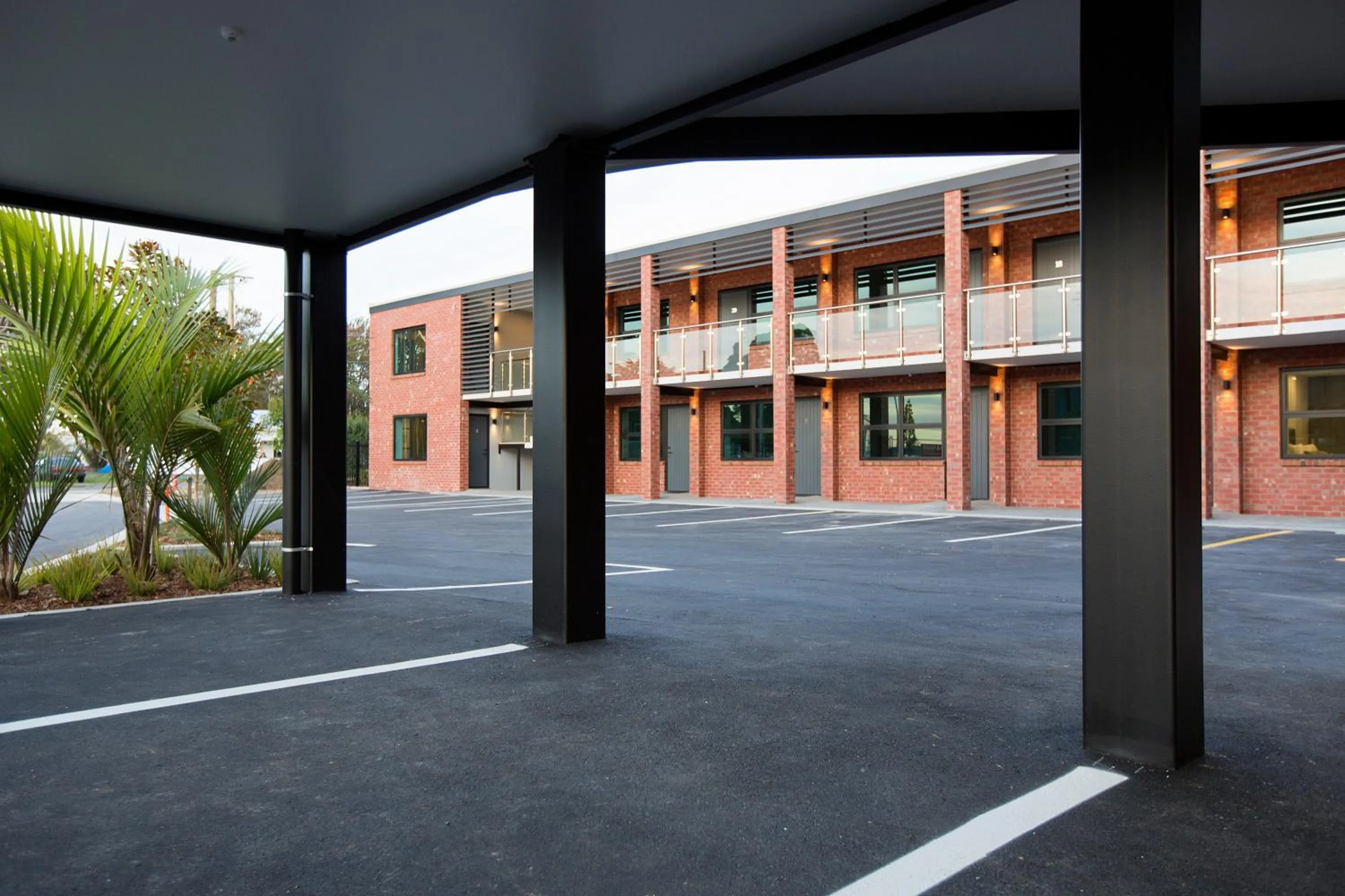 Facade/entrance in 850 Cameron Motel