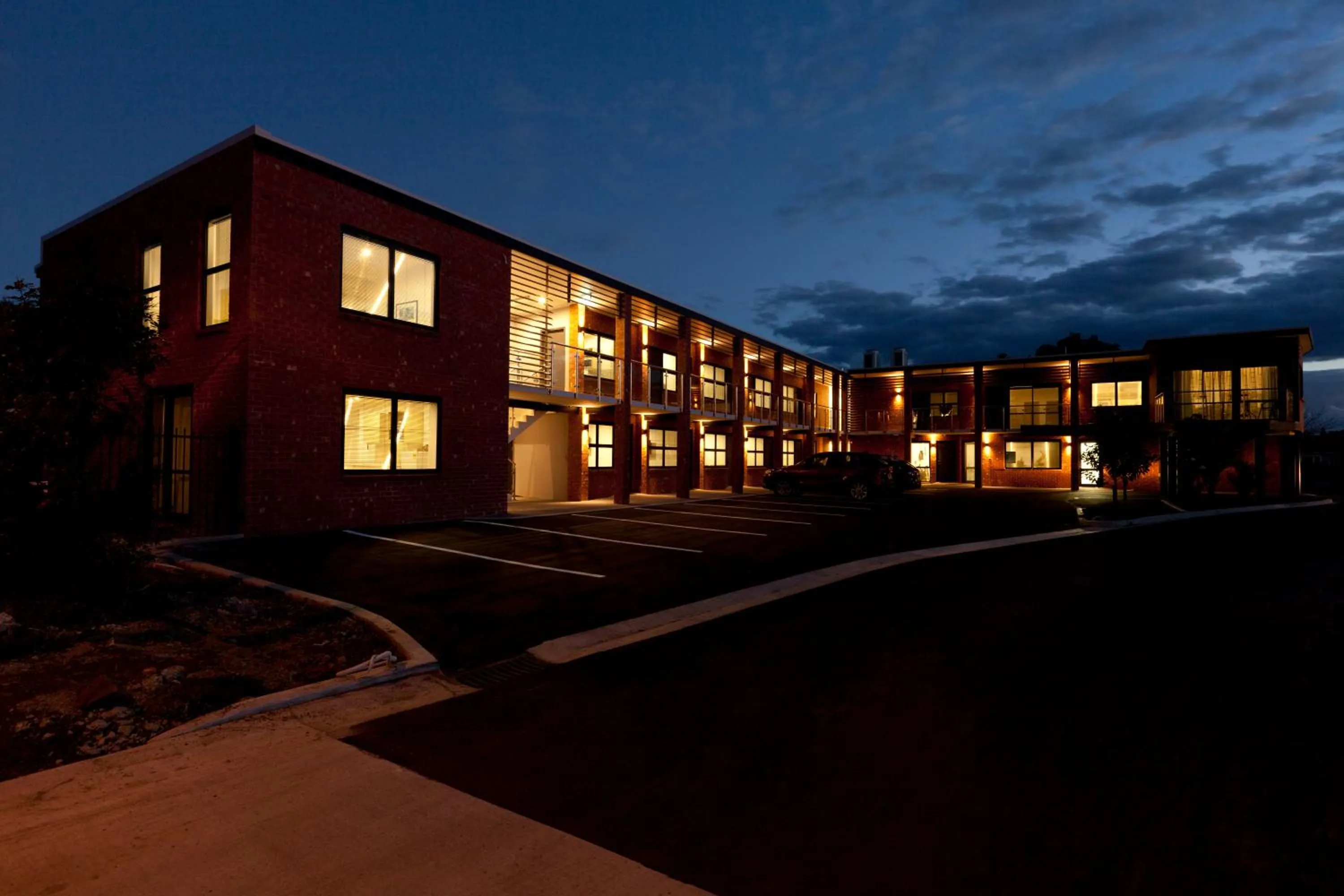 Facade/entrance in 850 Cameron Motel