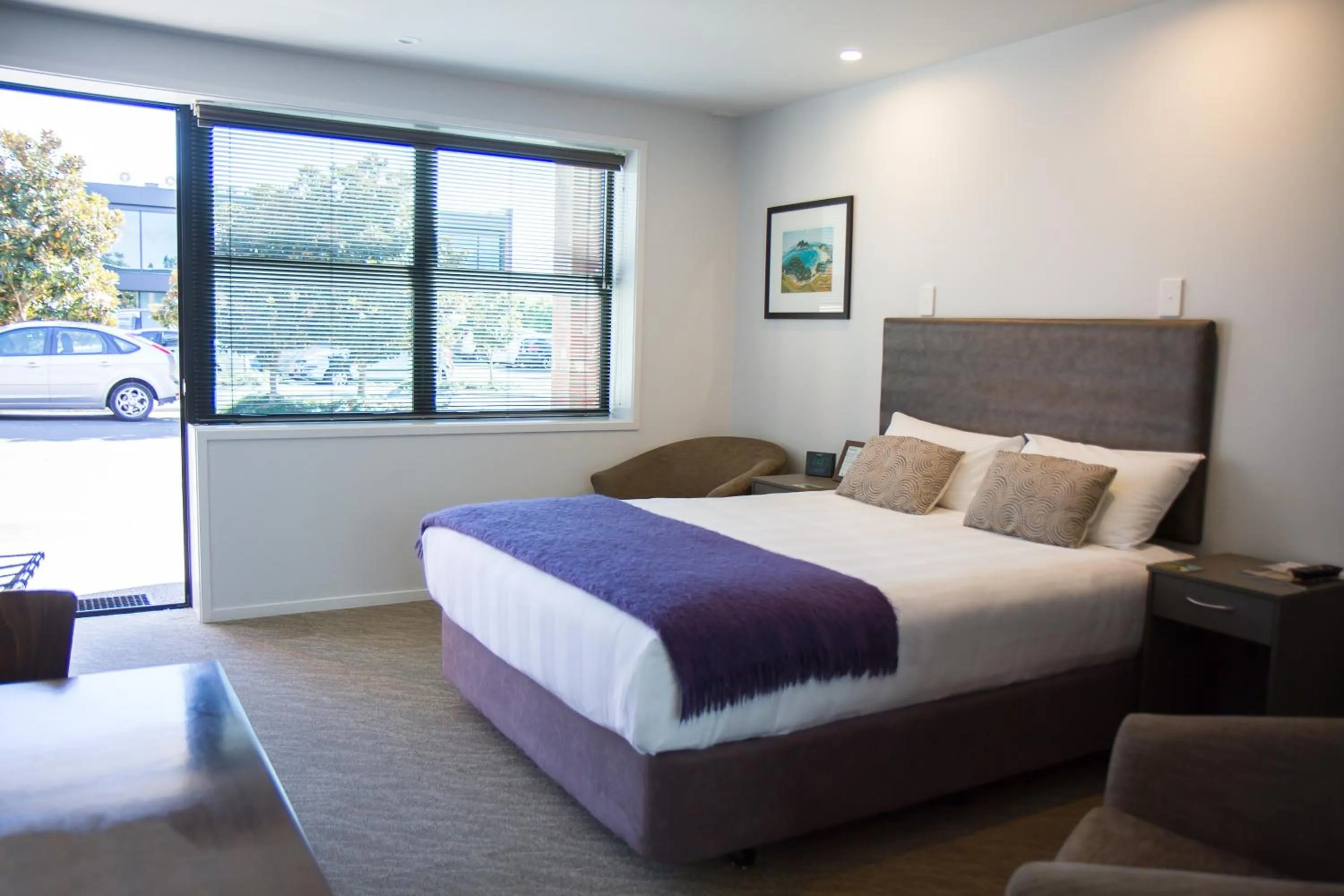 Bedroom, Bed in 850 Cameron Motel