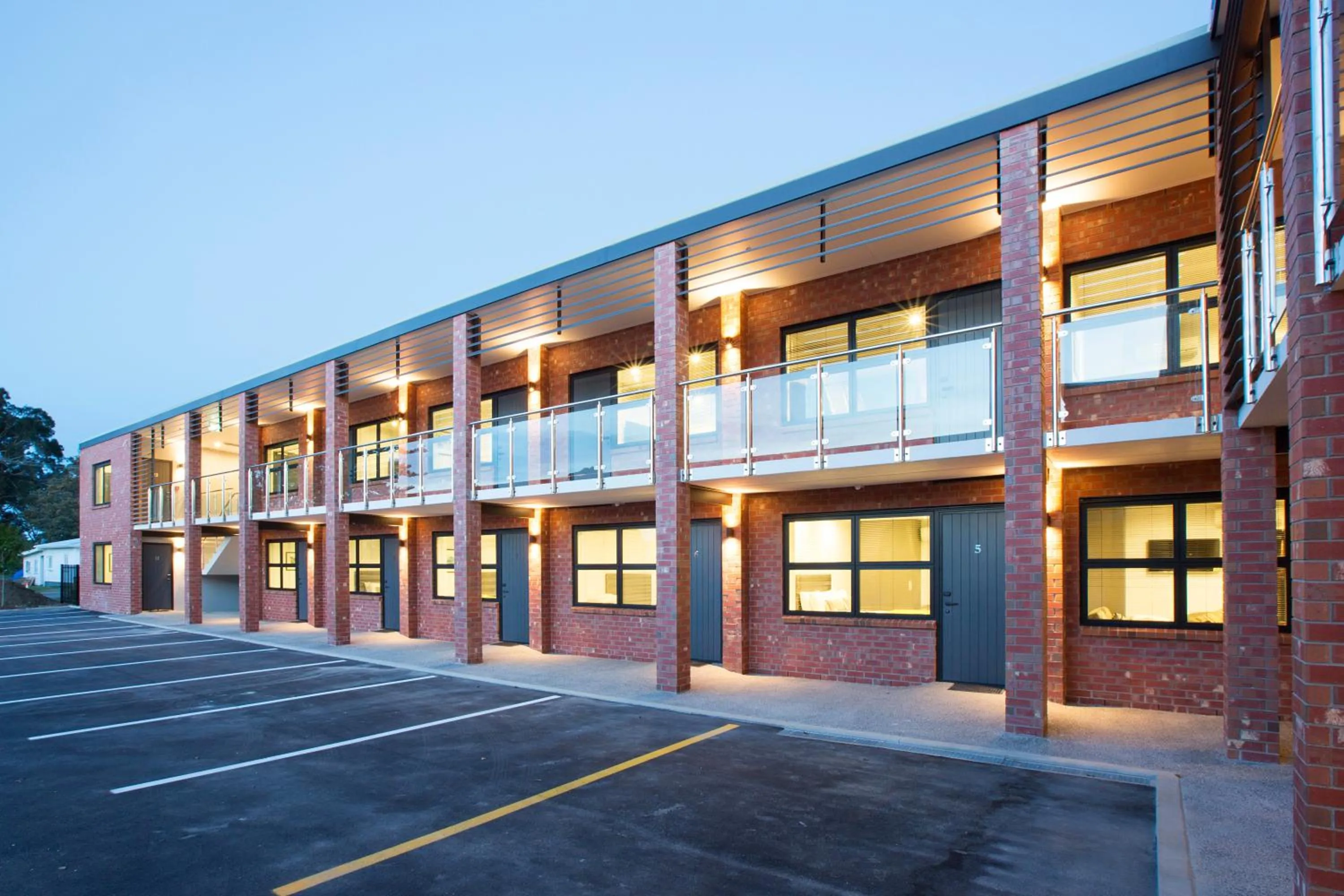 Facade/entrance in 850 Cameron Motel