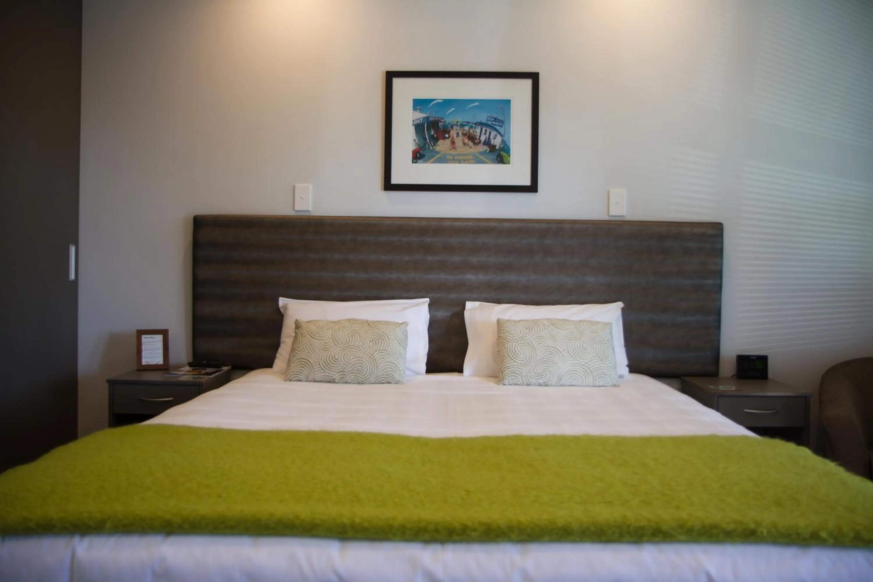 Bedroom, Bed in 850 Cameron Motel