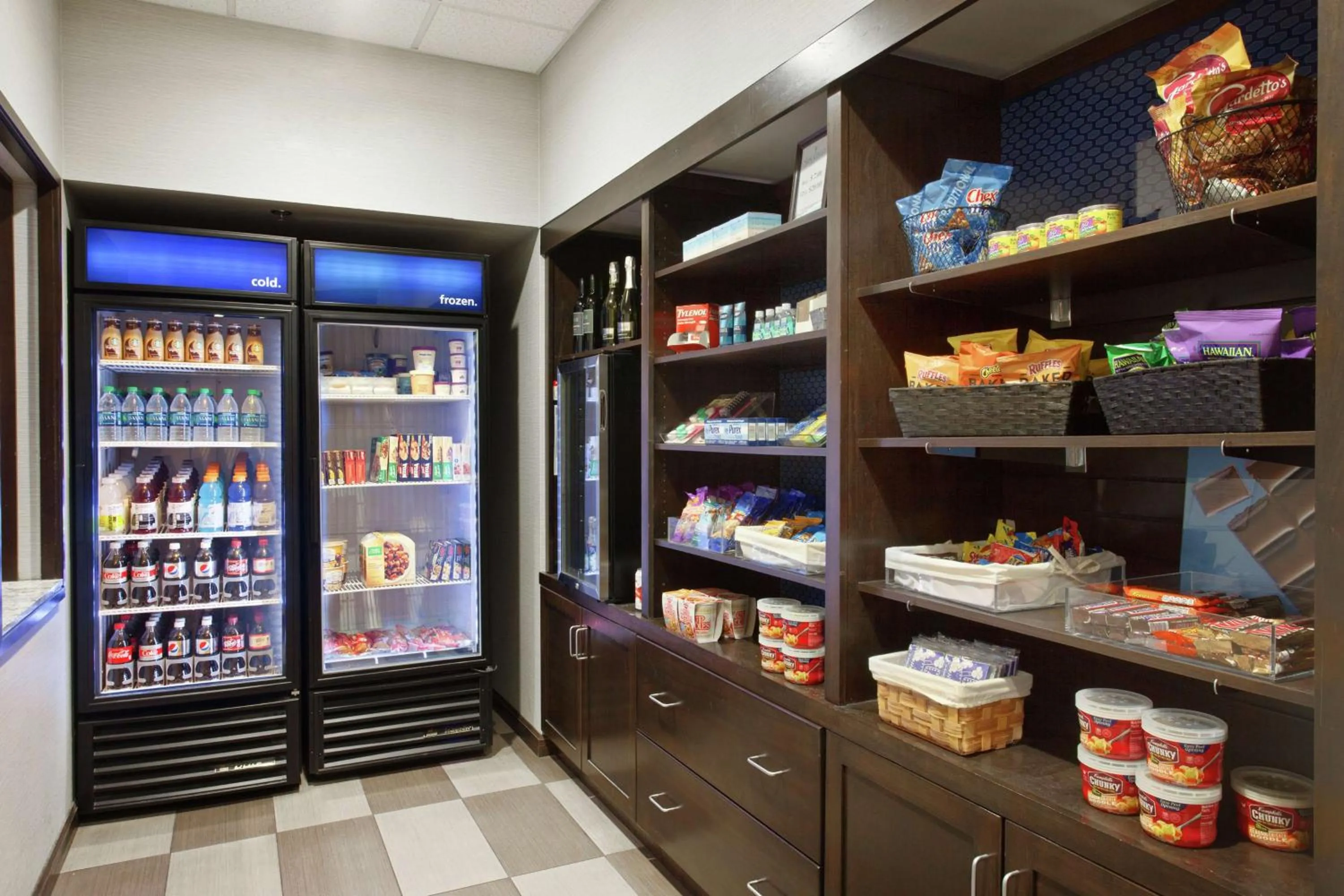 Restaurant/places to eat in Hampton Inn Seattle/Everett Downtown