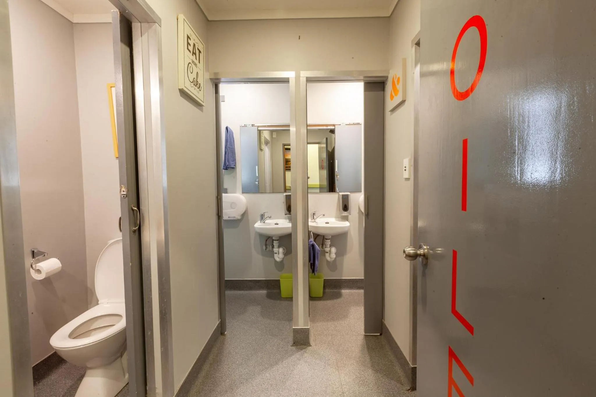 Toilet in Ivorytowers Accommodation