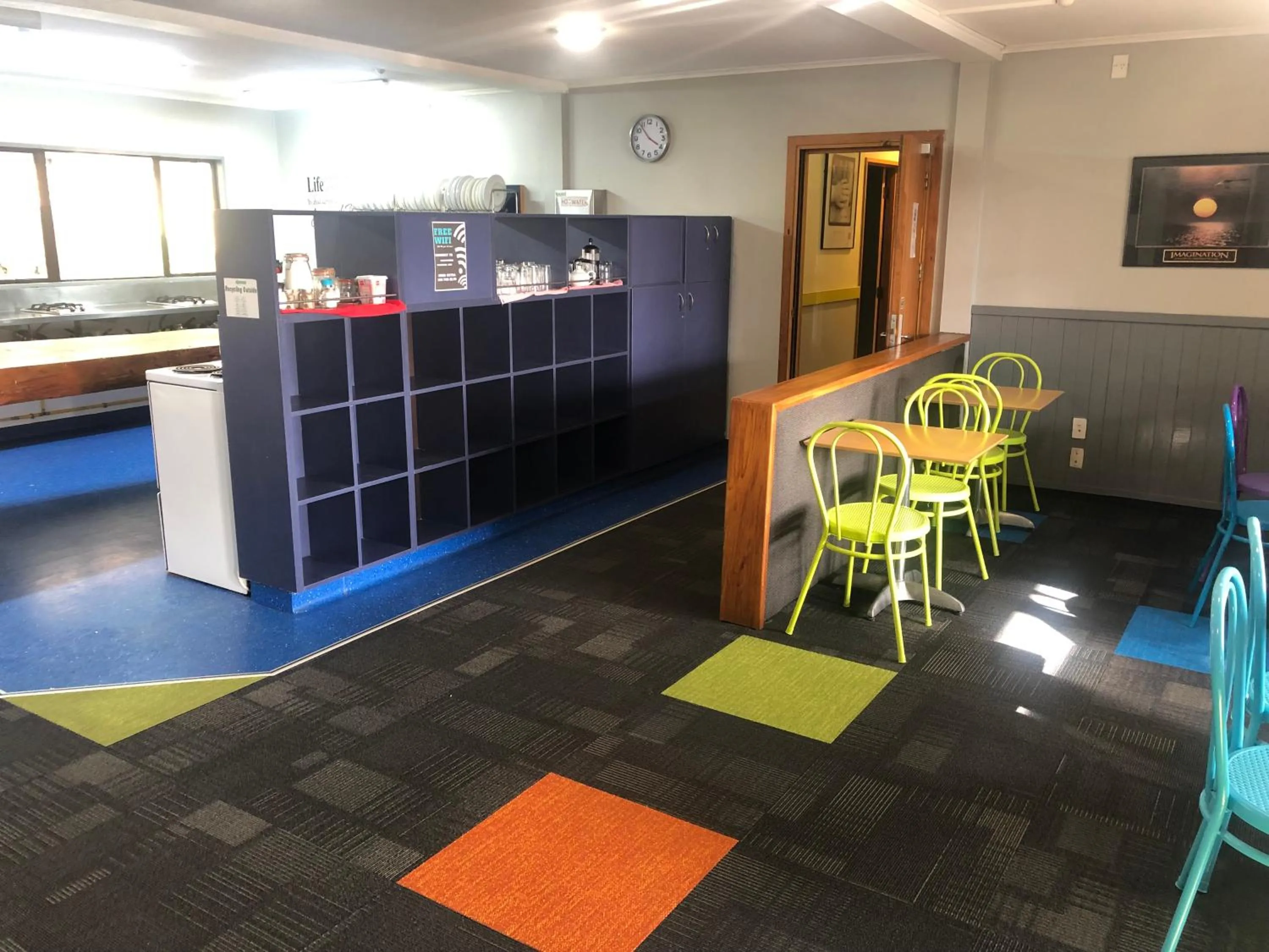 Kitchen or kitchenette in Ivorytowers Accommodation