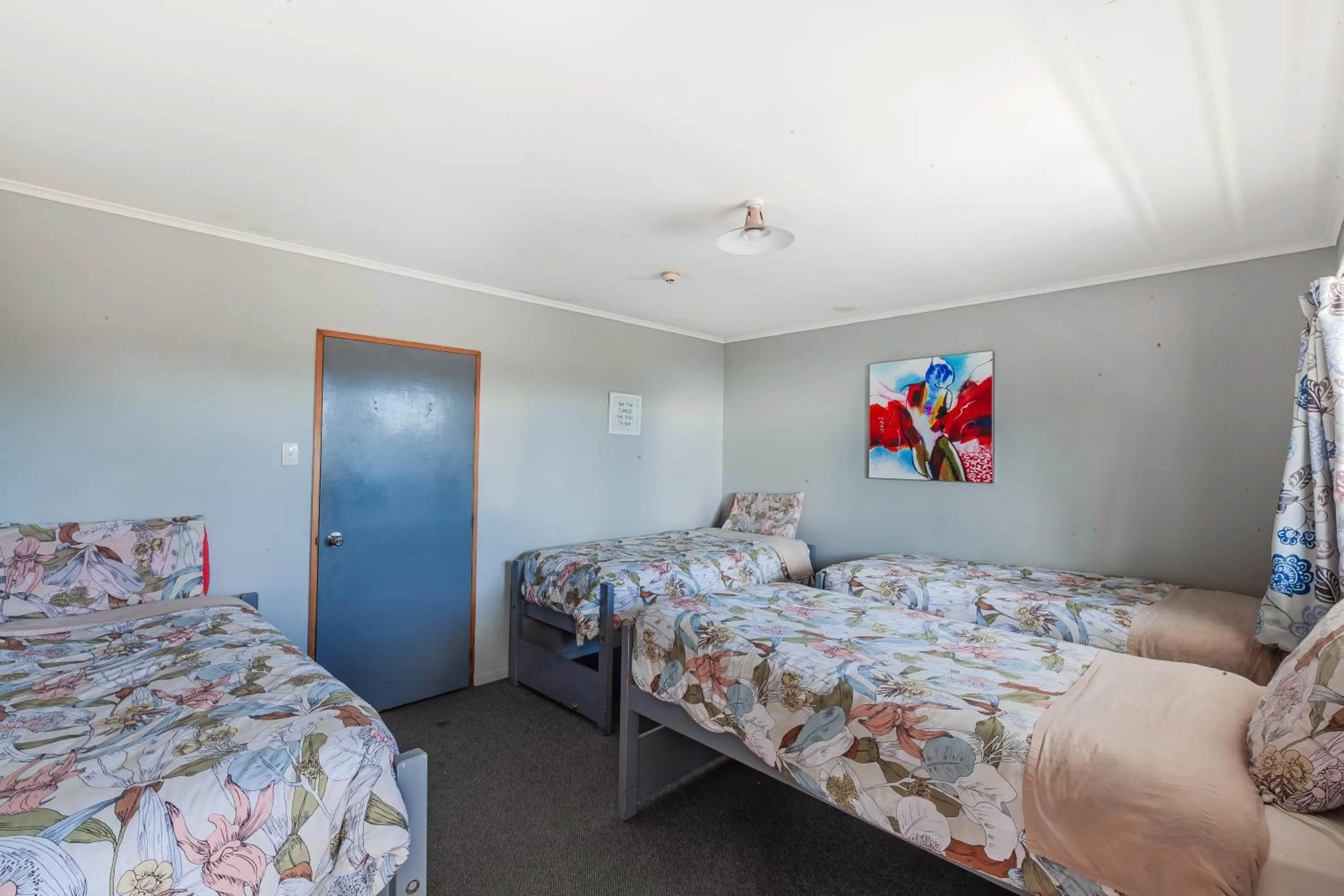 Photo of the whole room, Bed in Ivorytowers Accommodation