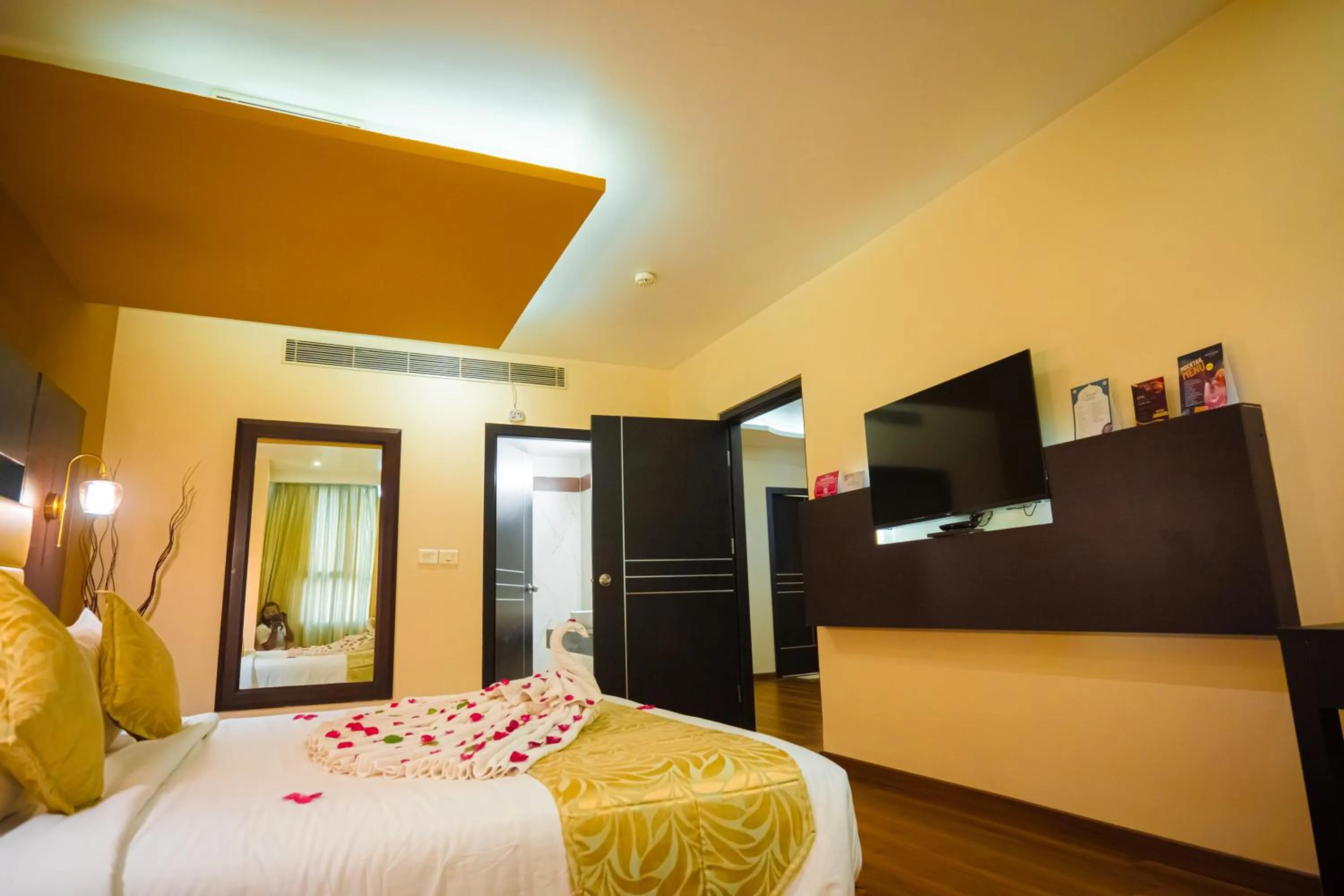 Bed in Poppys Hotel Madurai