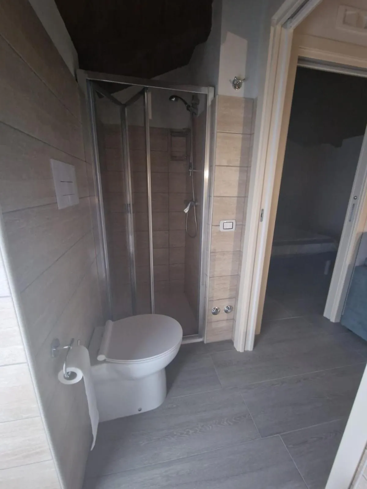 Shower in Residence Mirella