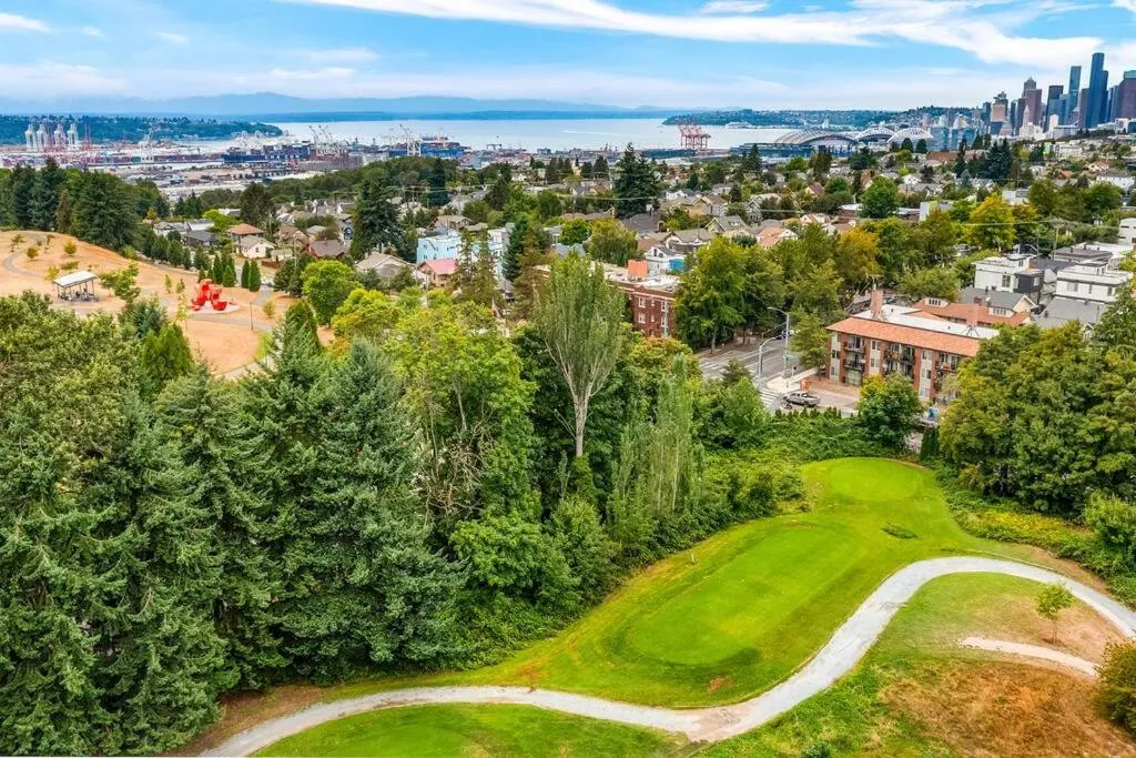Autumn Leaves in Jefferson Park