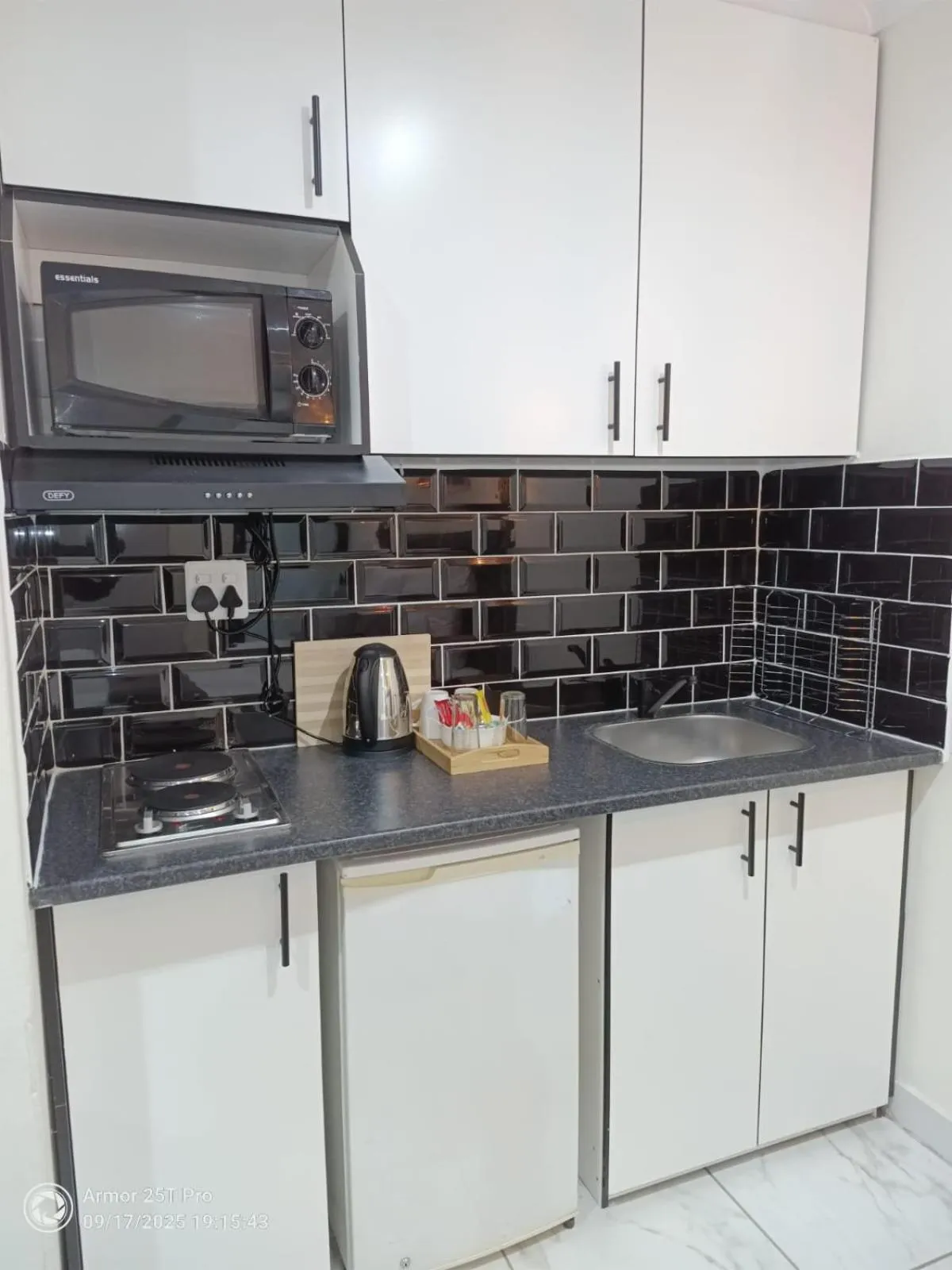 Coffee/tea facilities in Meredale Lodge