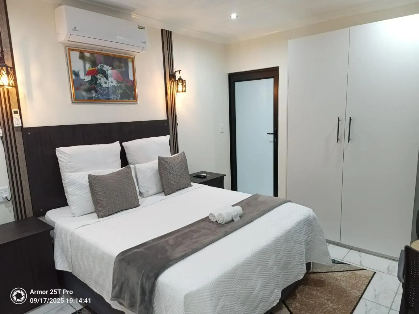 Bed in Meredale Lodge