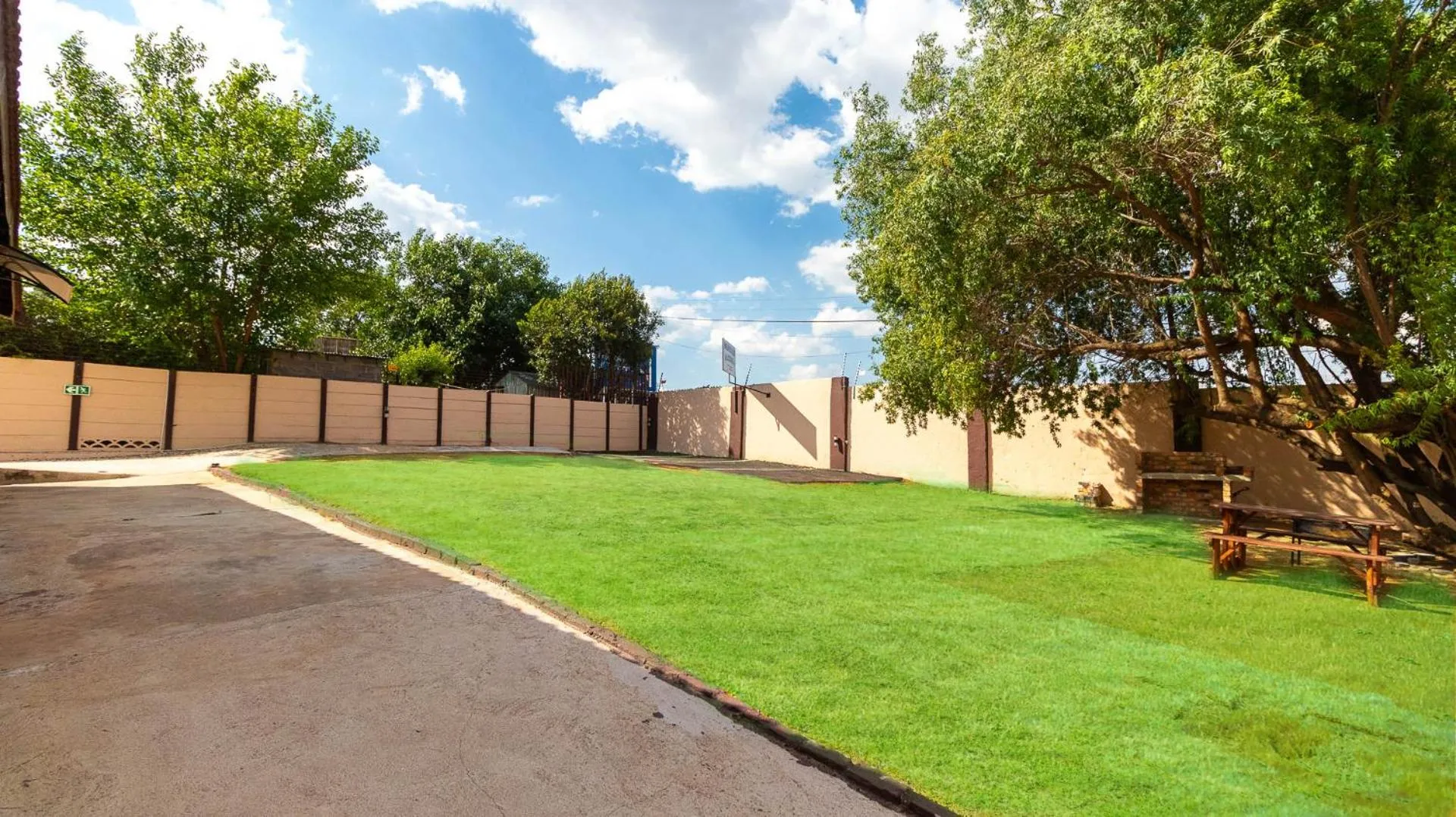 BBQ facilities in Meredale Lodge