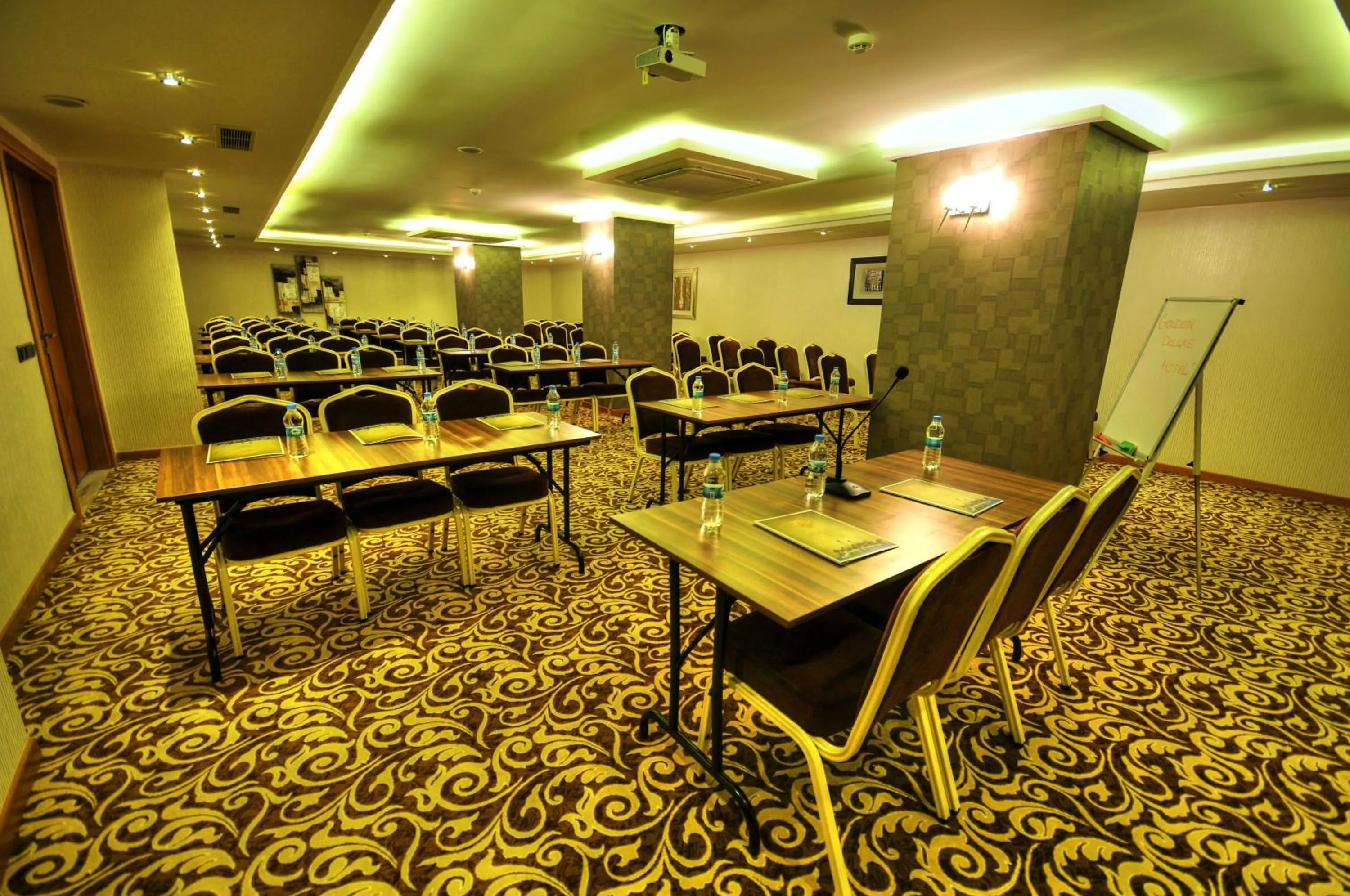Meeting/conference room in Golden Deluxe Hotel