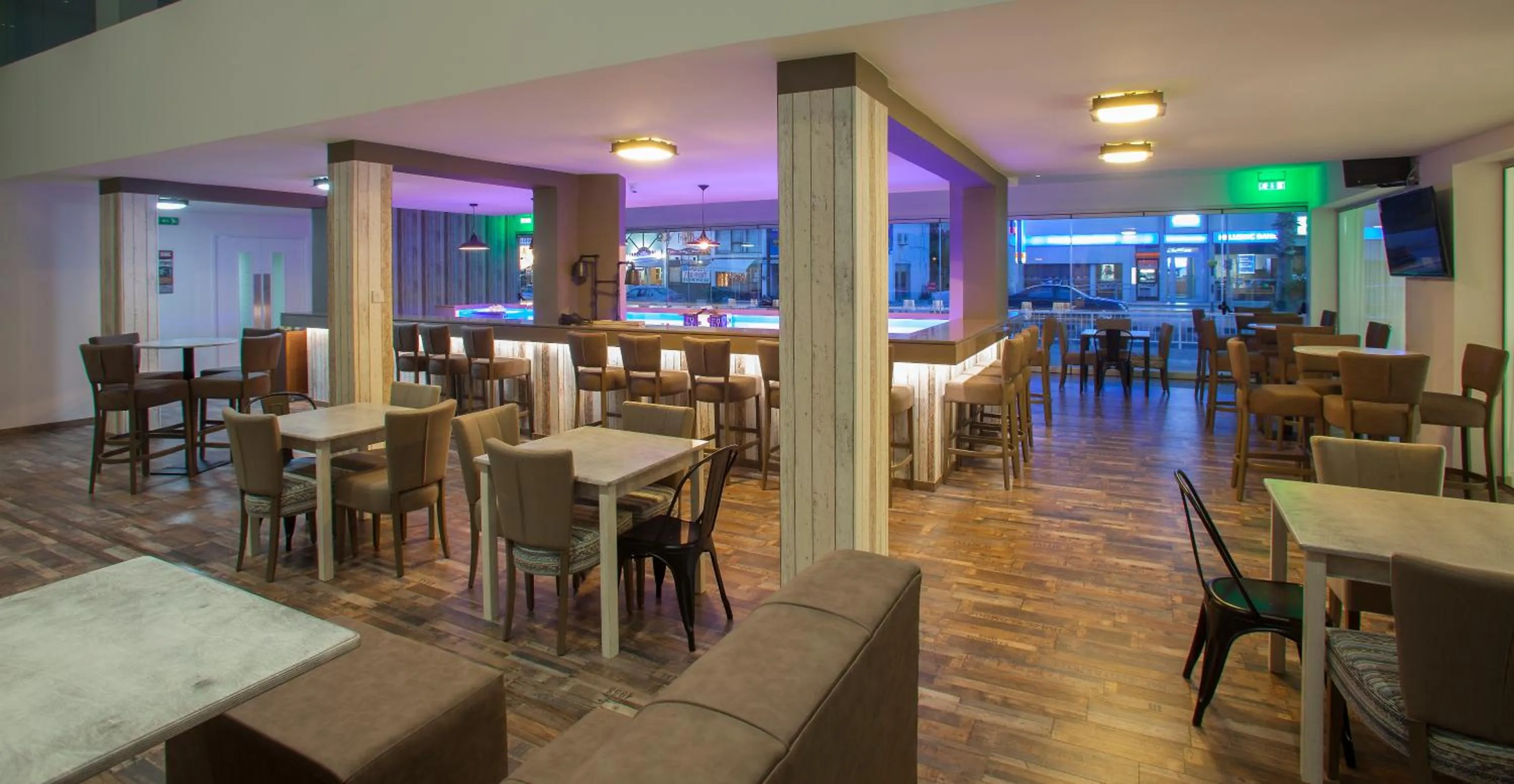 Restaurant/places to eat in Princessa Vera Hotel Apartments