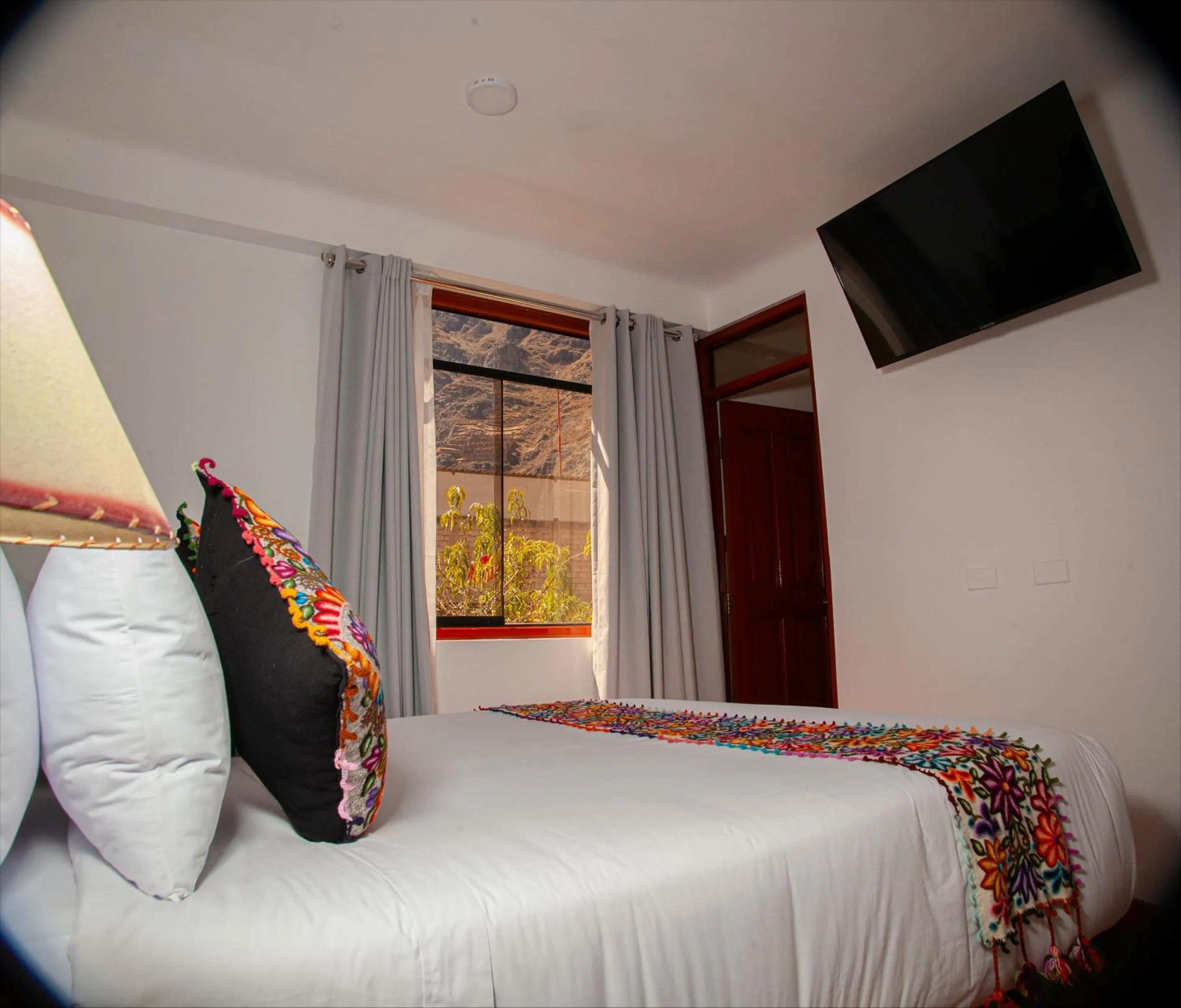 TV and multimedia, Bed in Hotel Valle Mistico