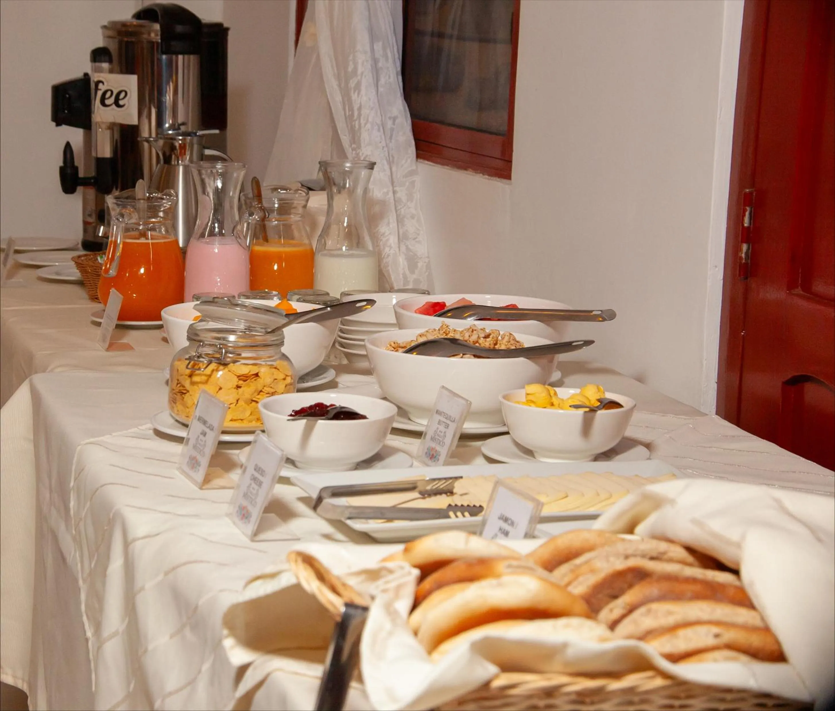 Buffet breakfast in Hotel Valle Mistico